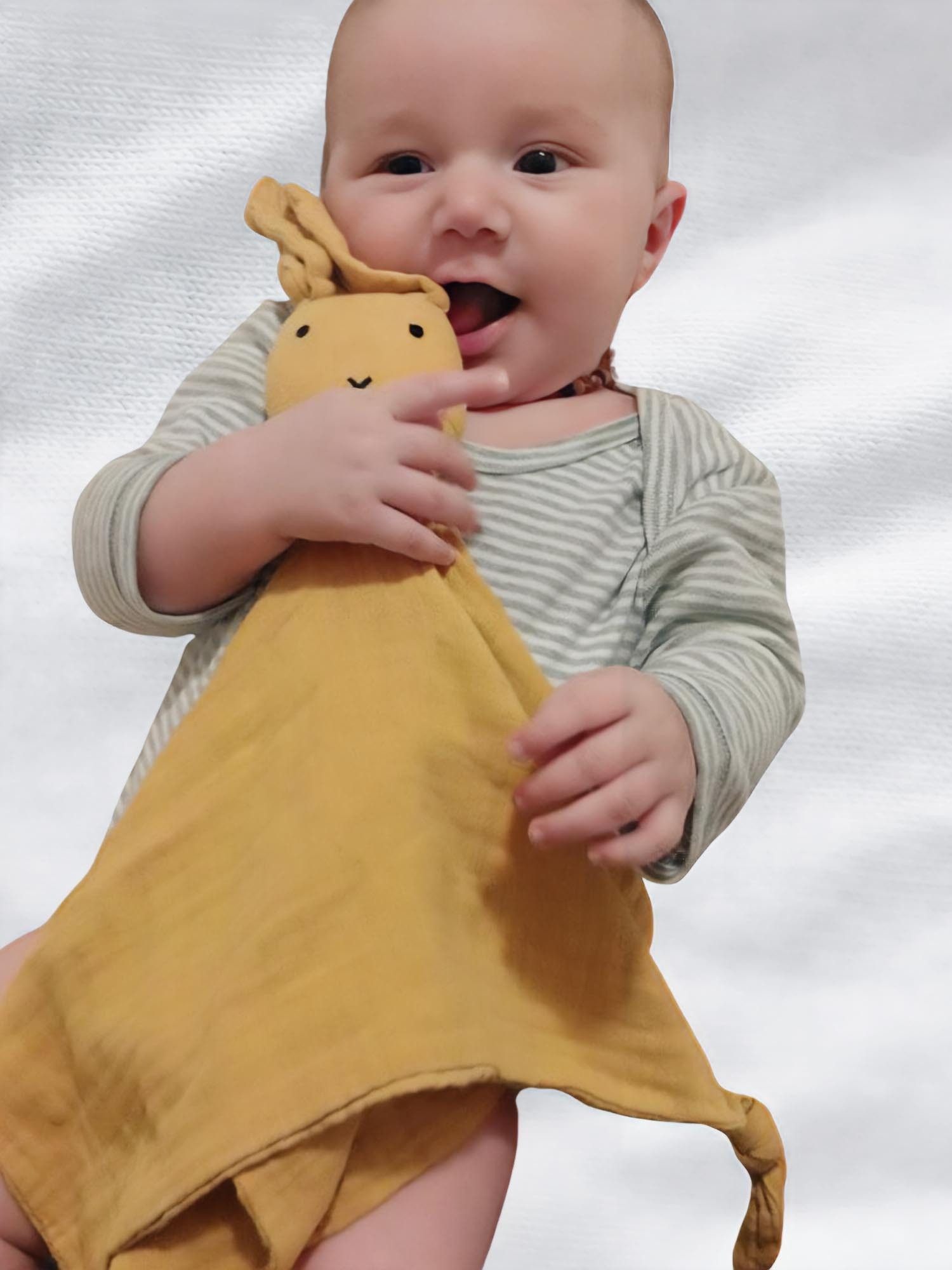 OrganicEra Schmusetuch Baby Kuscheltier Bio-Musselin Hase, Baumwolle, (1-tlg), GOTS-zertifiziert