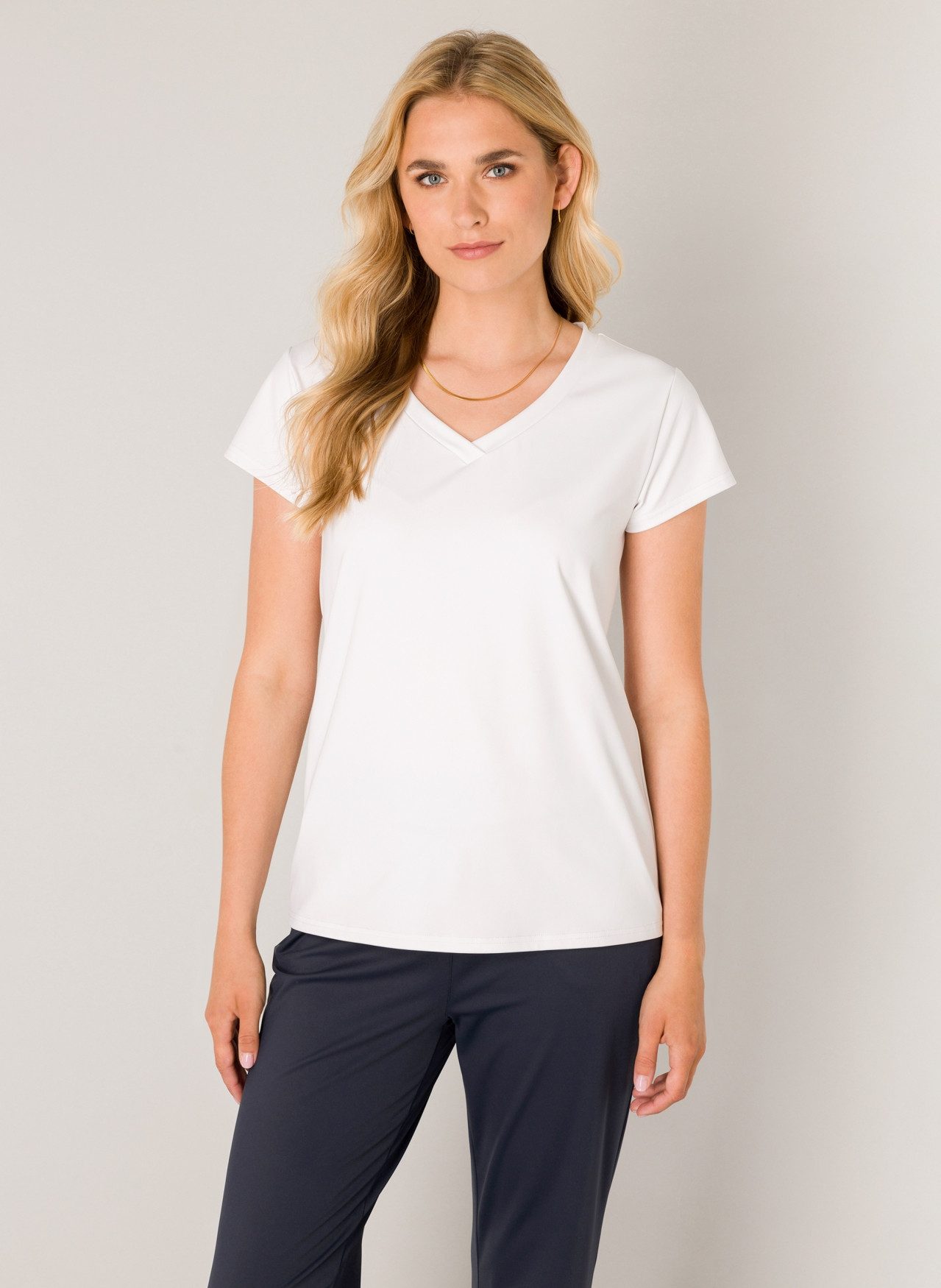 Base Level T-Shirt Tilly mit V-Ausschnitt