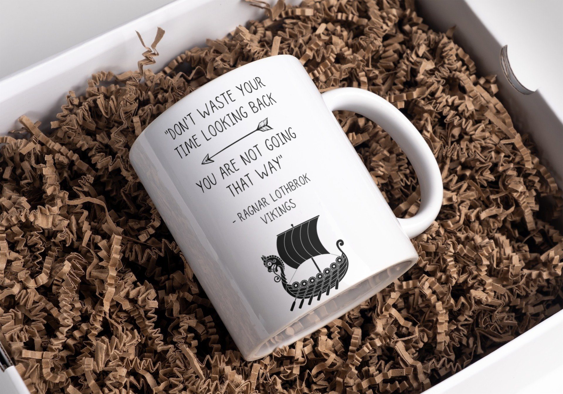 Tinisu Tasse Kaffeetasse Vikings Ragnar "Don't Waste Your Time Looking Back" Arbeit