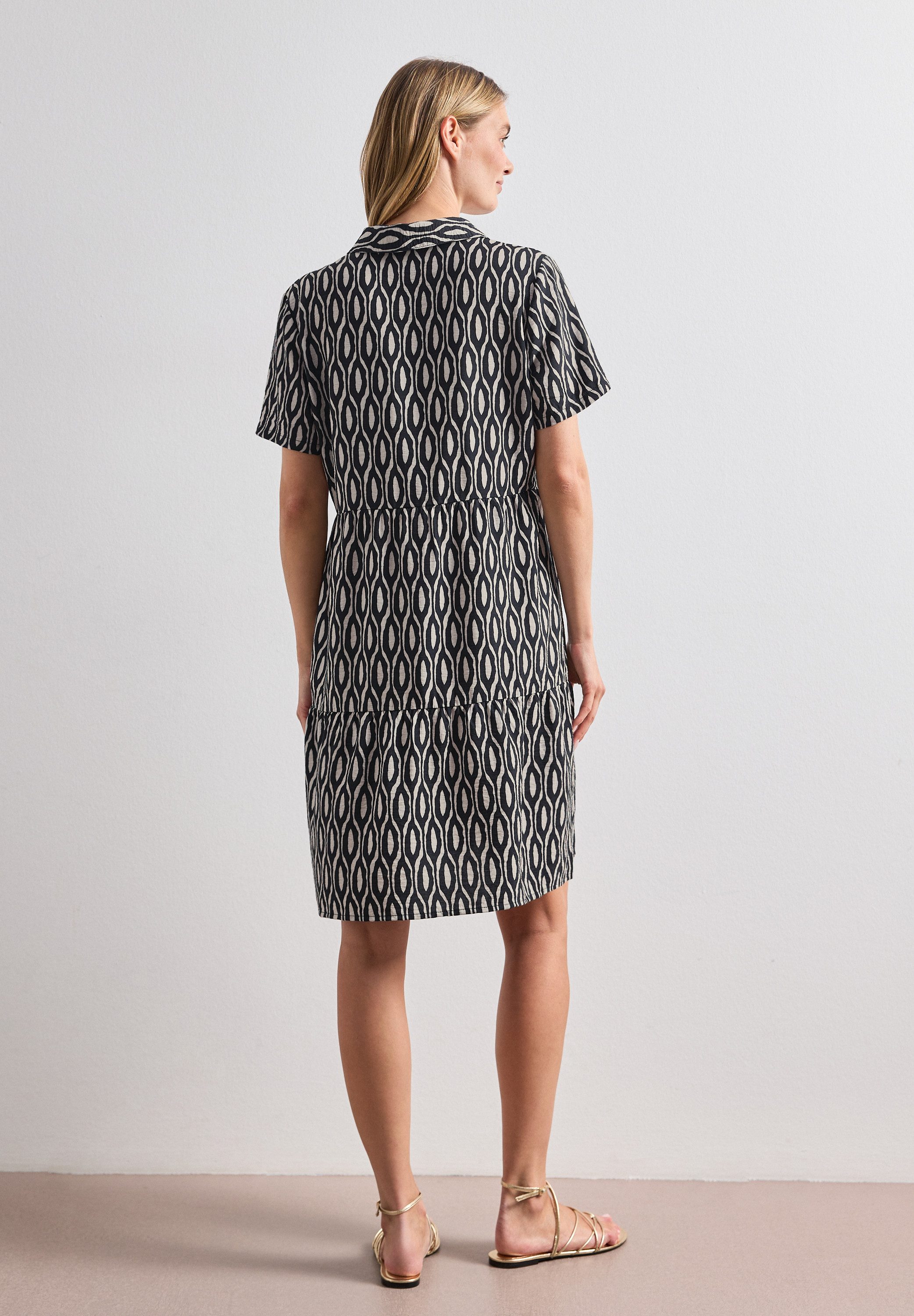 STREET ONE Druckkleid Knielanges Sommerkleid, Kurzarm, bedruckt