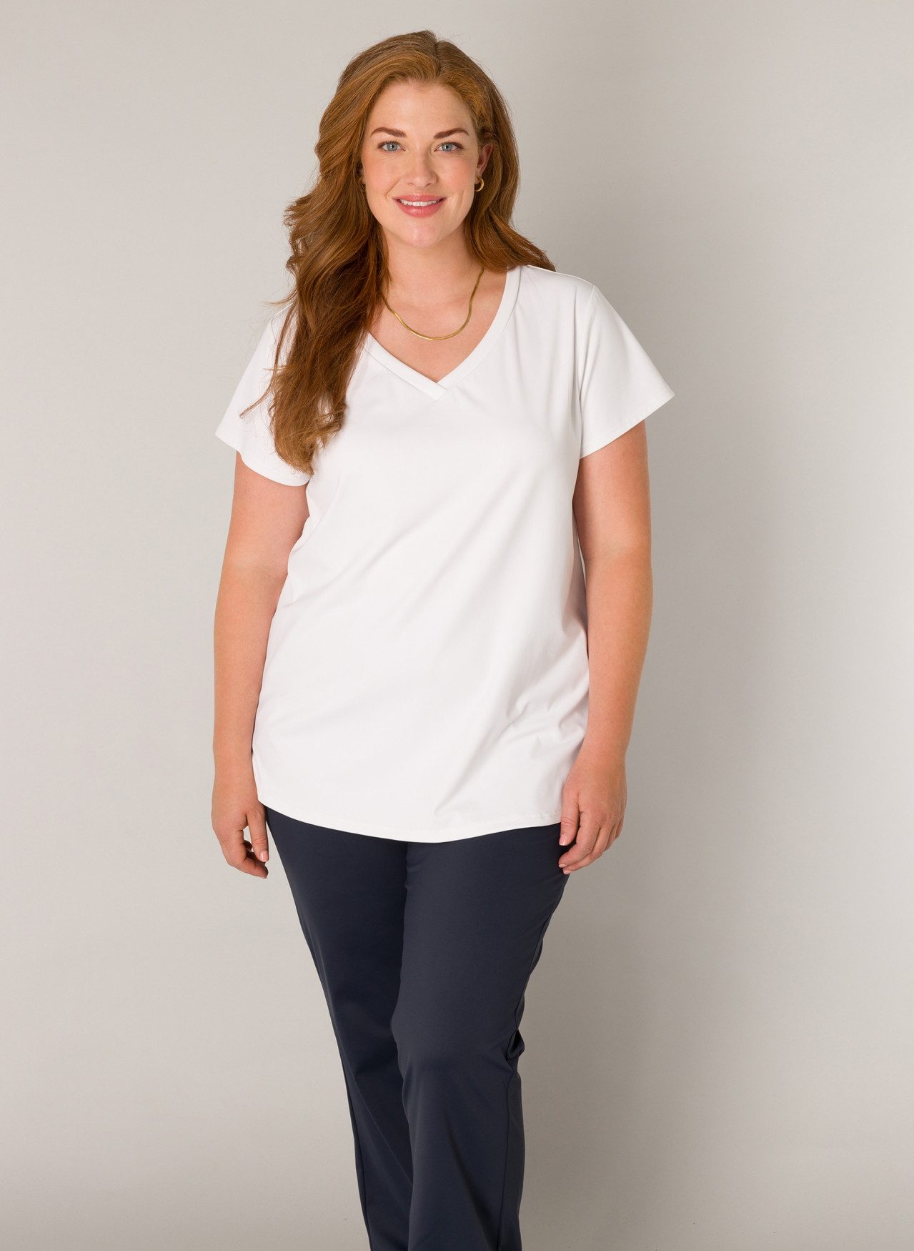 Base Level Curvy V-Shirt Lilly mit Stretch günstig online kaufen