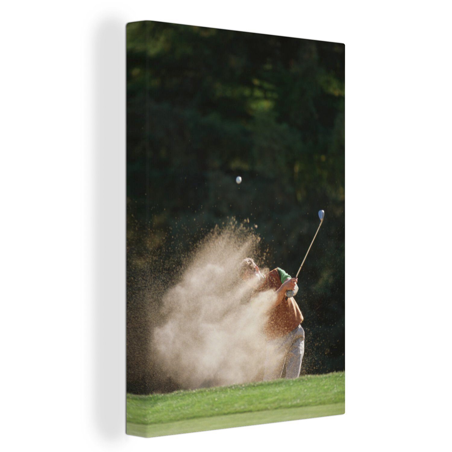 OneMillionCanvasses® Leinwandbild Ein männlicher Golfer schlägt den Golfball aus dem Bunker auf das Grün, (1 St), Leinwandbild fertig bespannt inkl. Zackenaufhänger, Gemälde, 20x30 cm