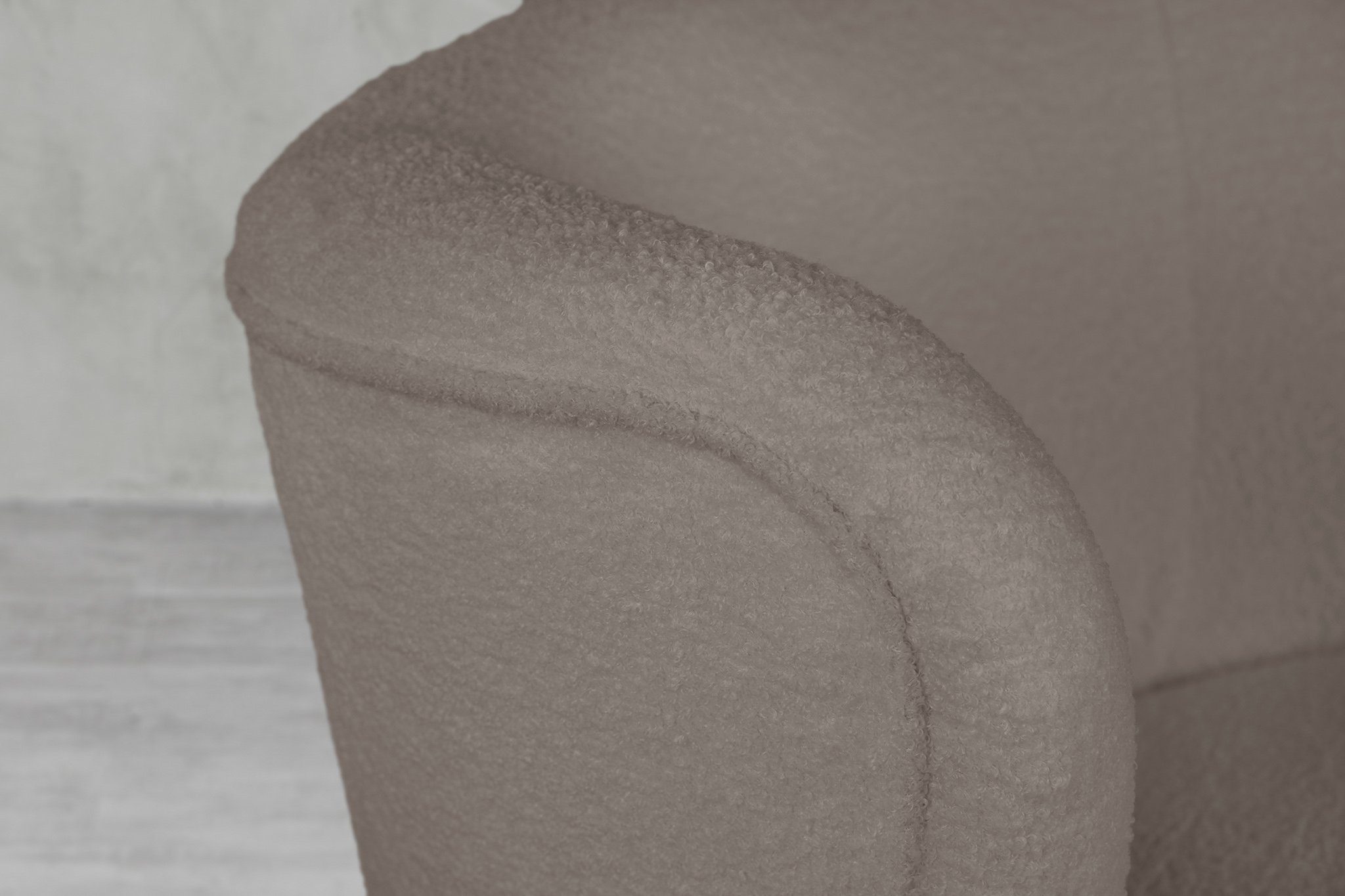 weichem Tamlon, aus carla&marge 139 Bouclé mit Couch cm) Taupe, (Breite moderne Sofa in Plüschbezug