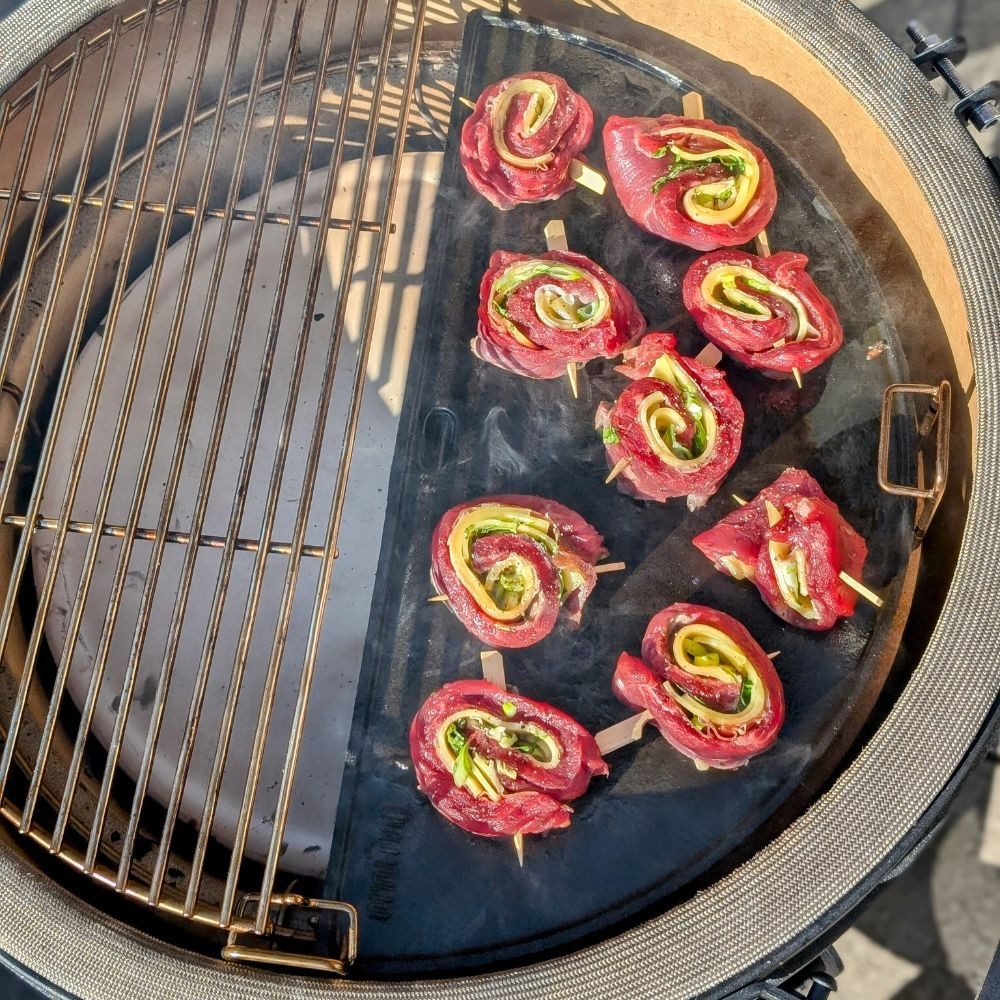 BBQ-Toro Grillplatte Gusseisen Grillplatte für Kamado Keramikgrill (52 cm), Wendeplatte