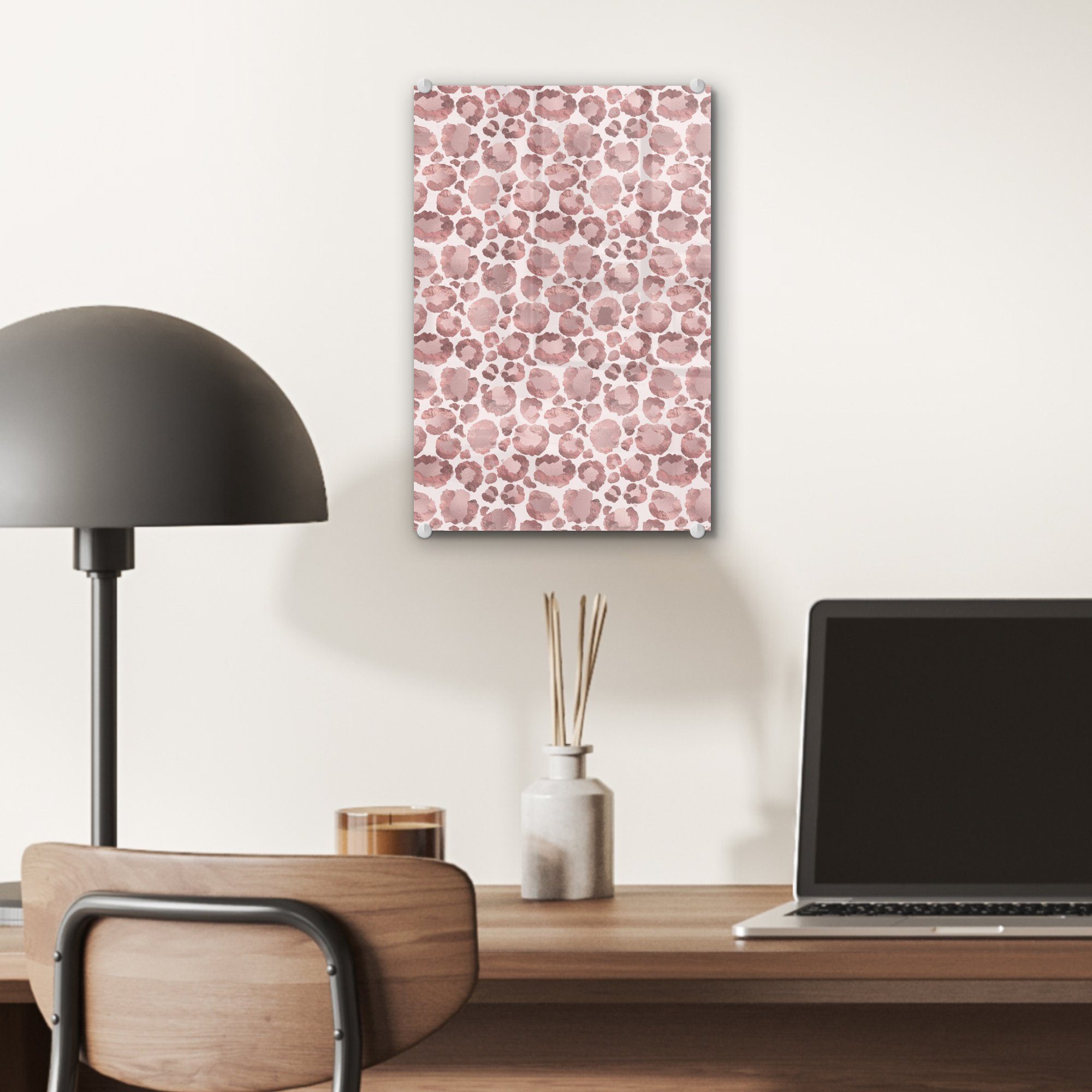 MuchoWow Acrylglasbild Pantherdruck (1 Flecken Glas - - - auf Glasbilder - Wanddekoration - Bilder St), Luxus, - Foto Wandbild Rosa auf Glas