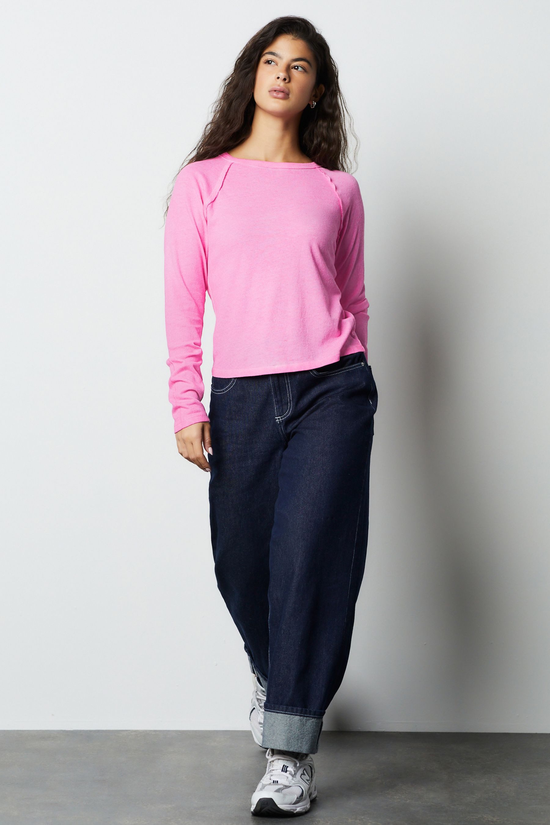 Next Langarmshirt Unversäumtes Langarm-T-Shirt mit Waschung (1-tlg) – Bild 5 von 5