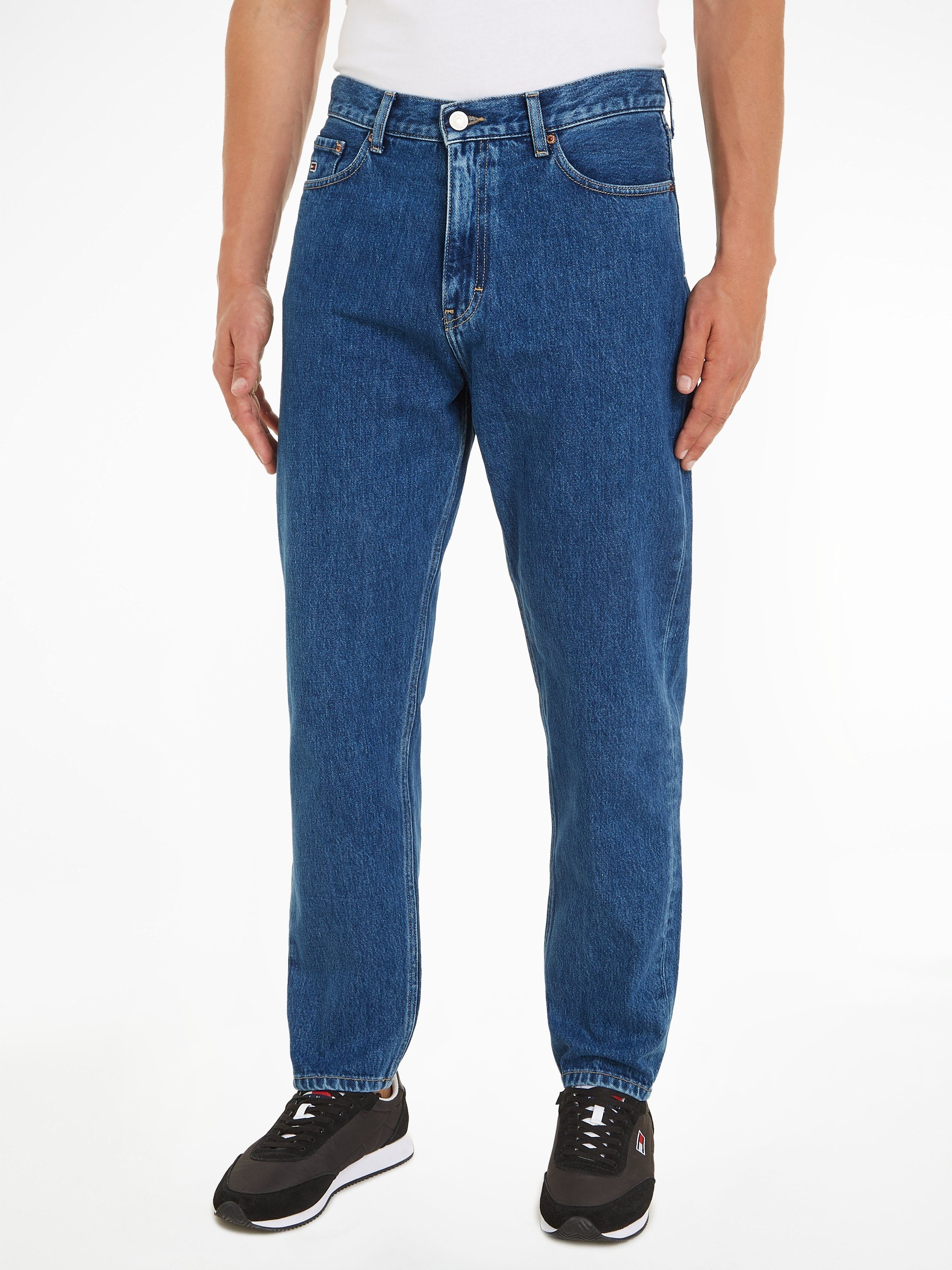 Tommy Jeans Tapered-fit-Jeans ISAAC RLXD TAPERED im 5-Pocket-Style Denim Medium