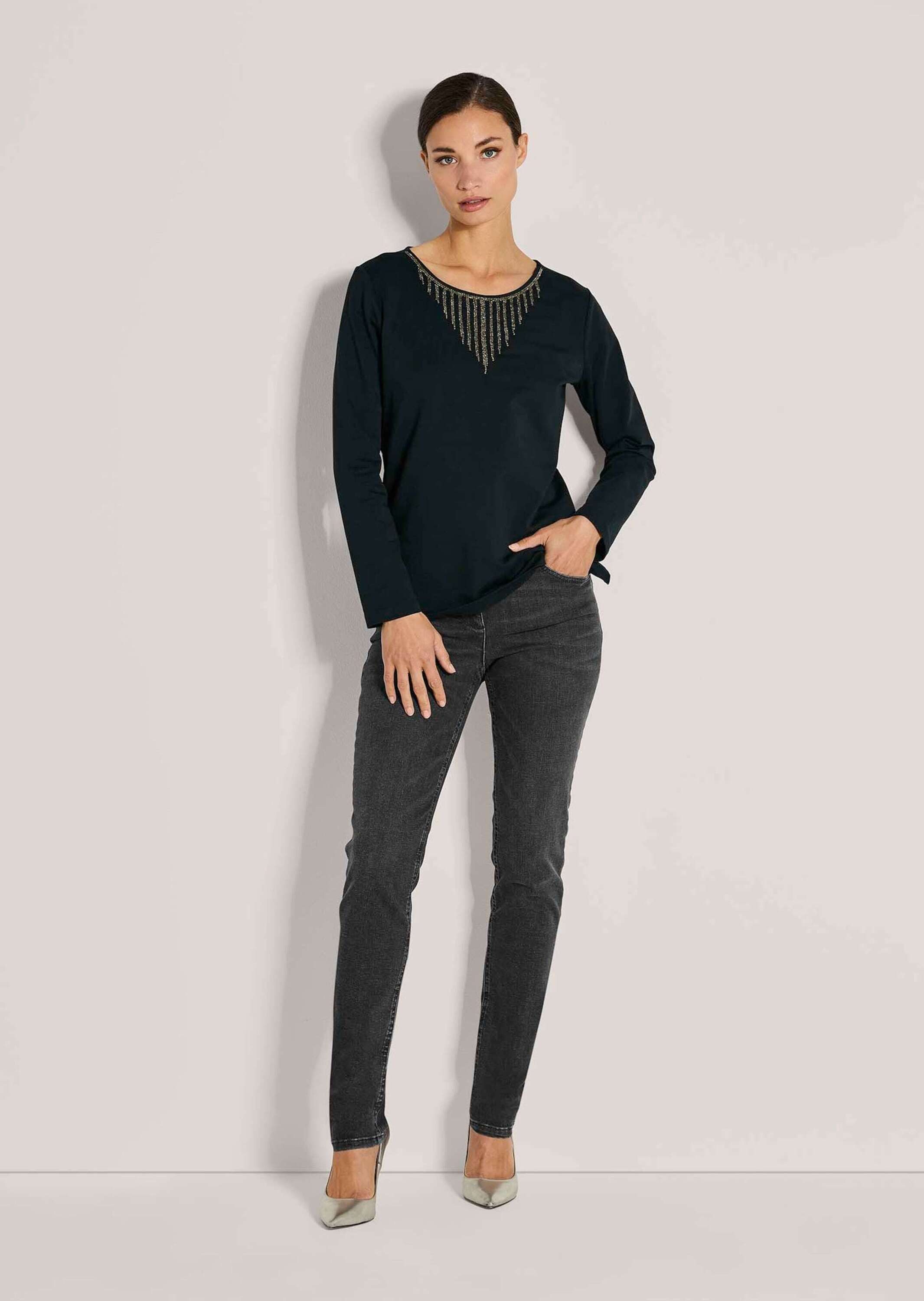 MADELEINE Langarmshirt Glamouröser Pullover, Strassakzente Rundhals-Shirt mit Strass, langärmelig aus Baumwoll-Stretch