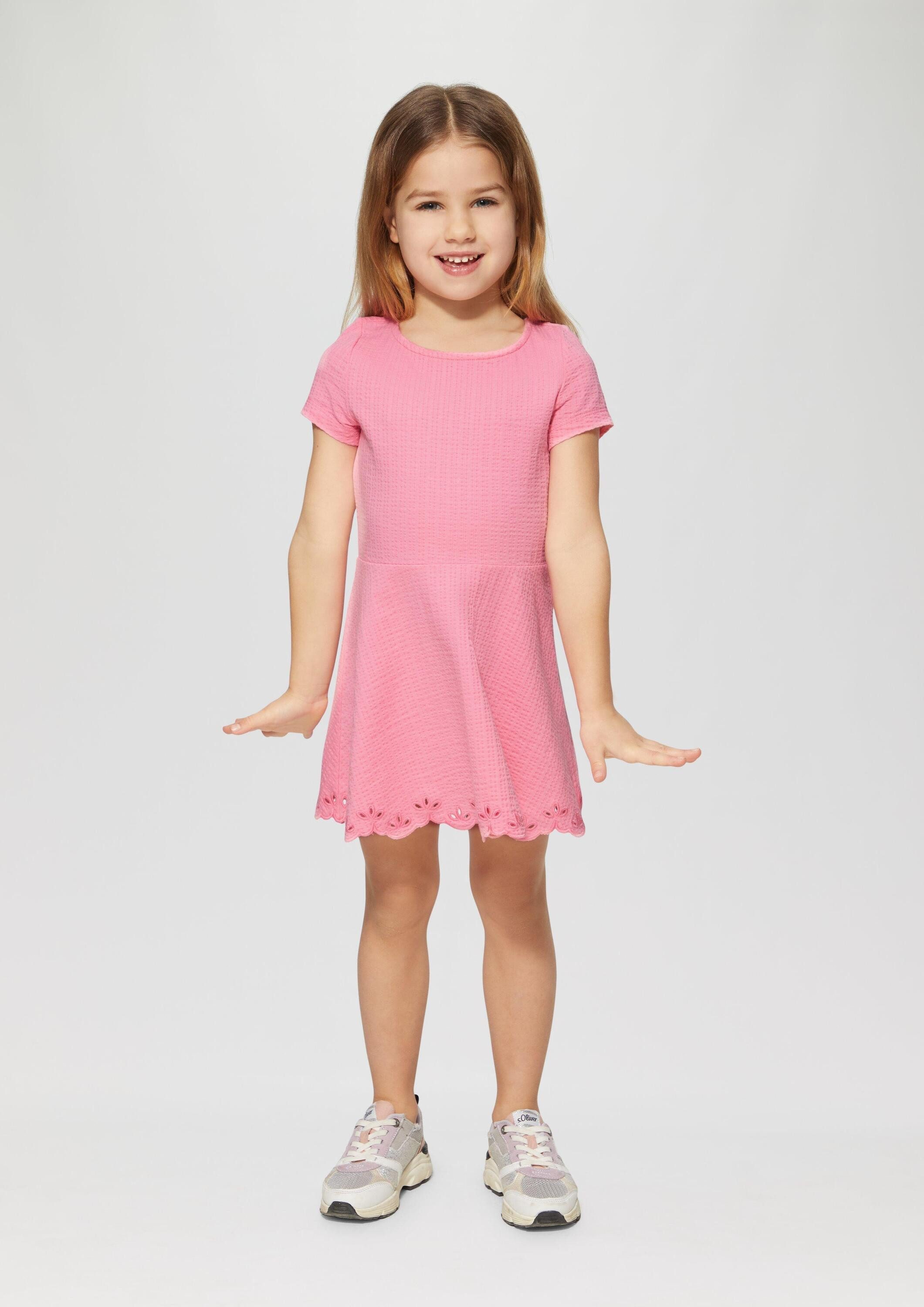 s.Oliver Minikleid Kleid Strukturiertes Baumwollkleid mit Cut Out und Lochstickerei