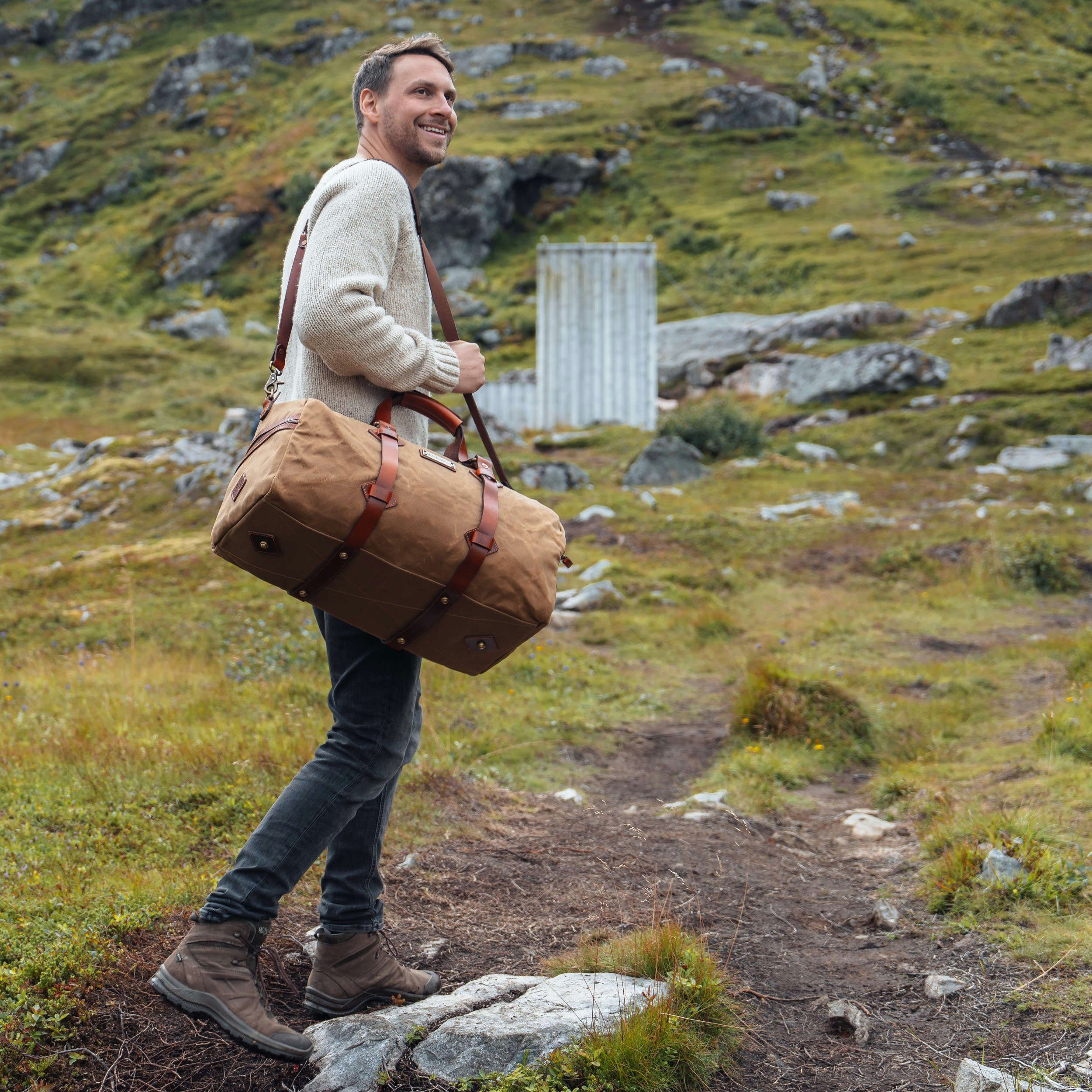 DRAKENSBERG Reisetasche Weekender »Cody« Khaki-Sand, wetterfeste Vintage Sportasche aus gewachstem Canvas und Leder