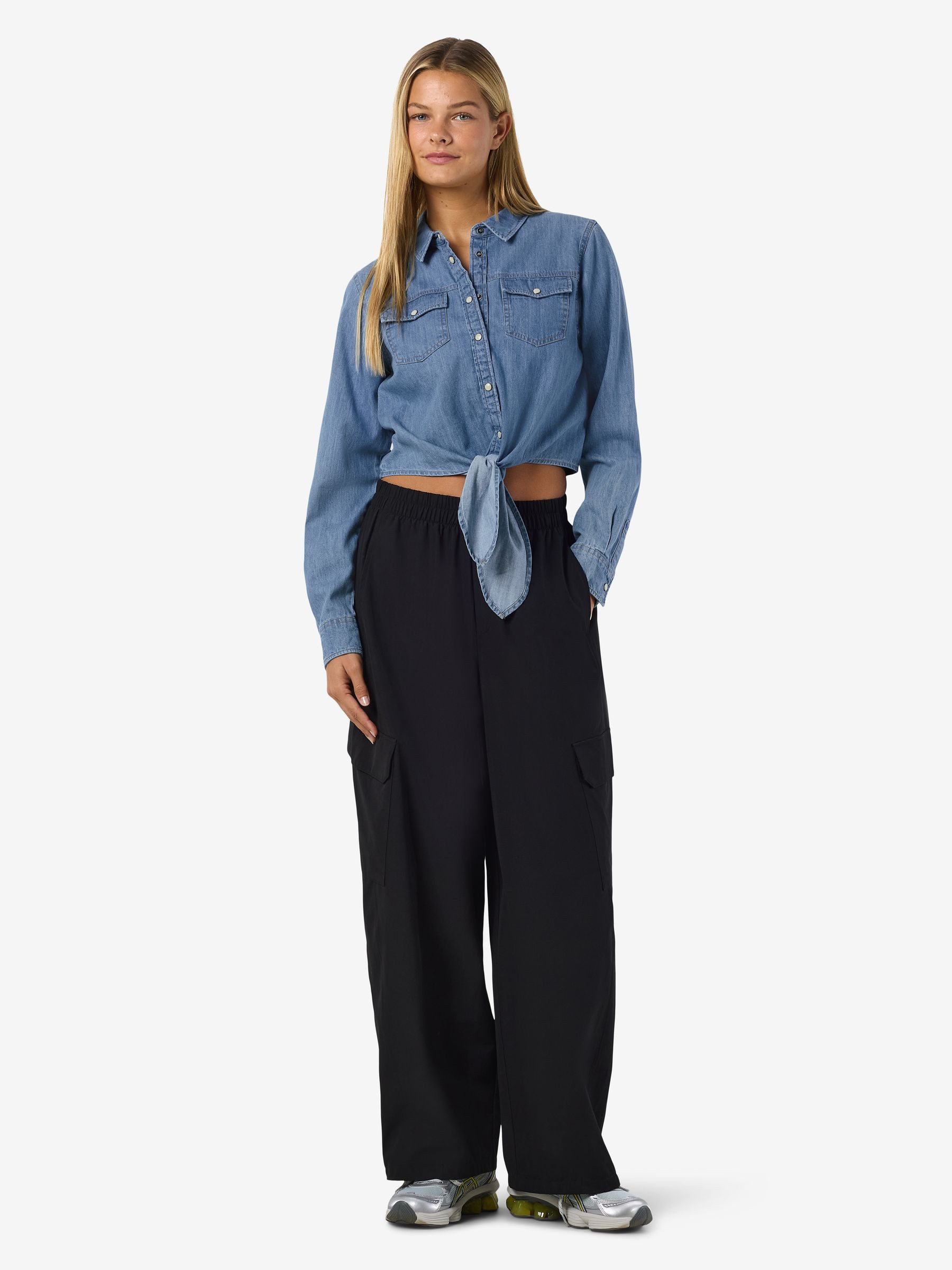 Noisy may Blusenshirt Locker Geschnittene Jeansbluse Kentkragen Rundhalsausschnitt (1-tlg) NMHELSA L/S TIE SHIRT MG002LB