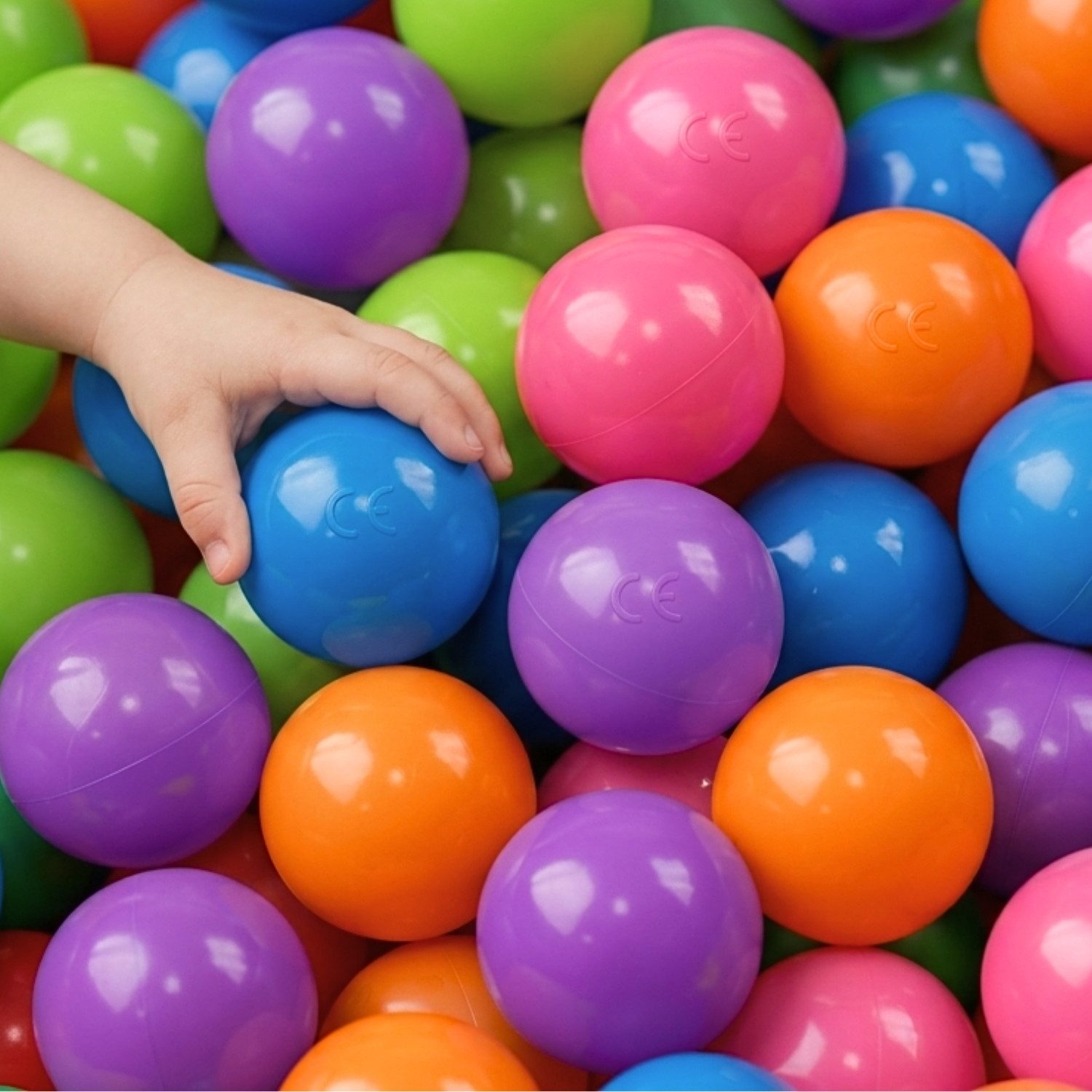 LittleTom Bällebad-Bälle Baby - 200 Bunte Bälle fürs Bällebad - Geprüfte Kinder Spielbälle (200-St), Ab dem 1. Tag: Babybälle zum Greifen - Plastikbälle für den Bällepool