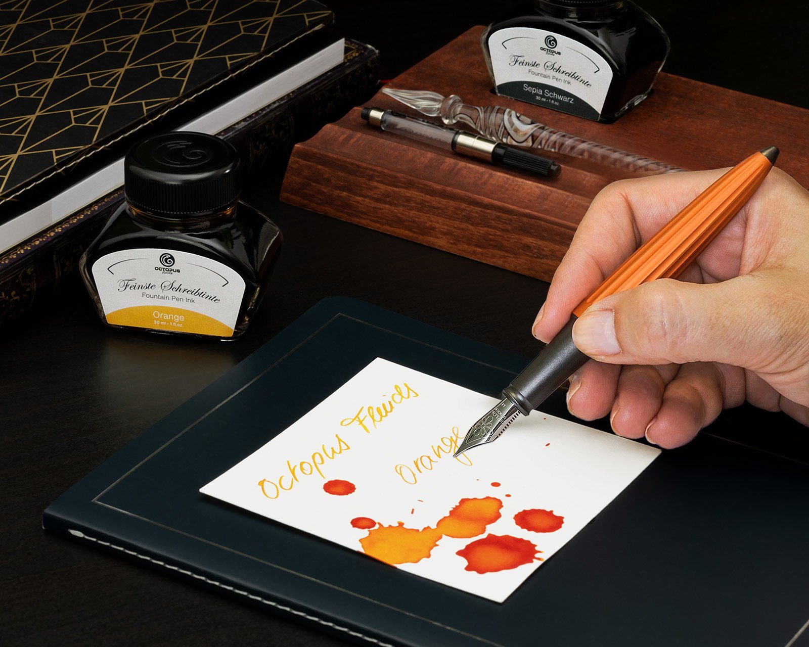 MADE mit DIPLOMAT GERMANY orange Schreibtinte von und IN Wenge Tintenkonverter, Fluids Orange Aero aus Füllhalter (Komplett-Set mit Holzetui), Stiftetui Octopus Wenge-Holz,