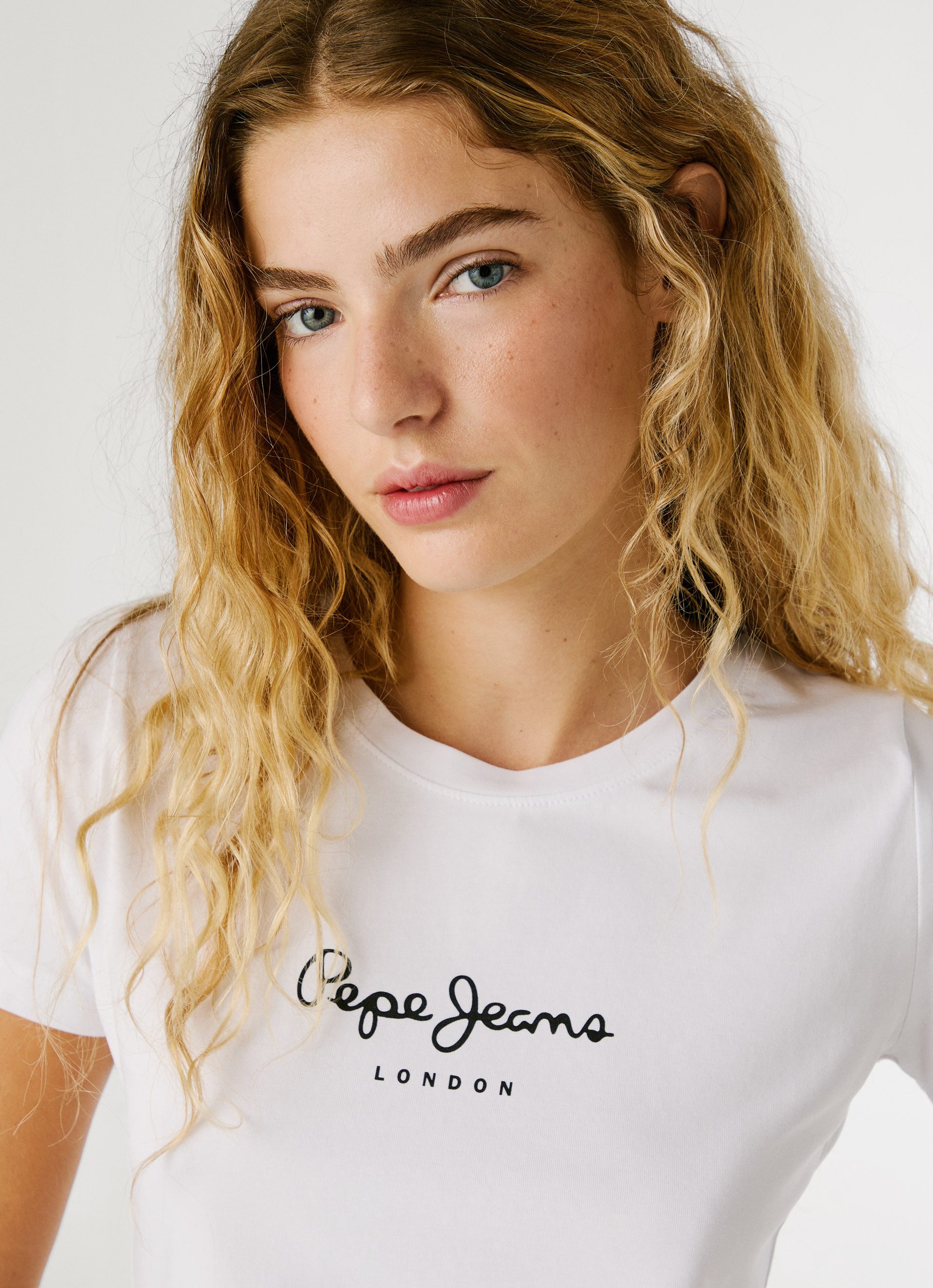 Pepe Jeans T-Shirt NEW VIRGINIA mit Logo-Print