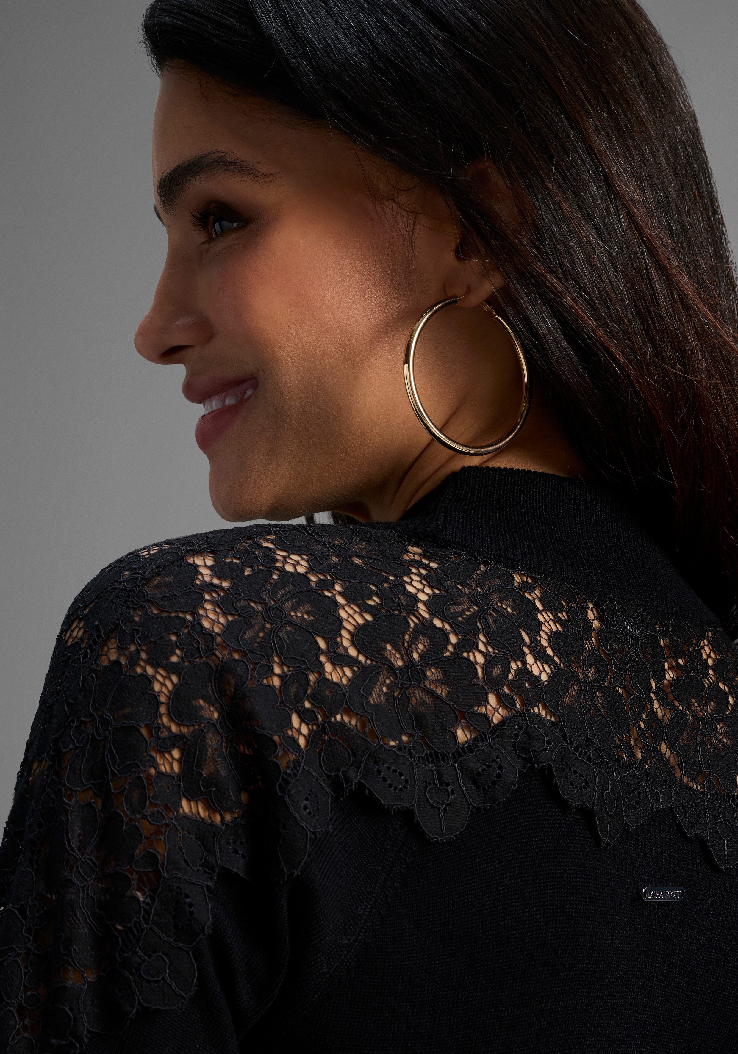 Laura Scott Strickkleid in Mini-Länge mit edler Spitze - NEUE KOLLEKTION