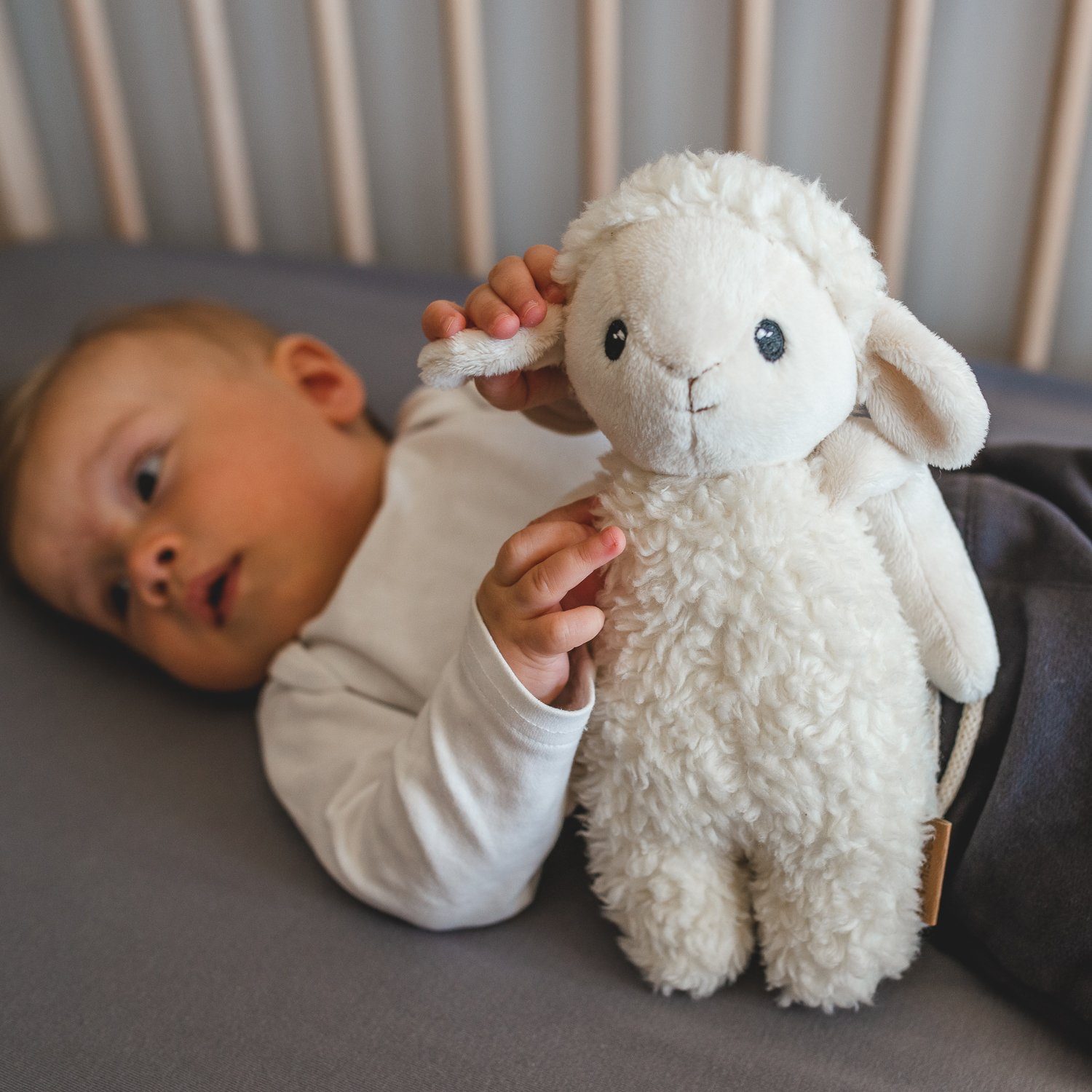 Beruhigendes Durchschlafhilfe Rauschen, und Spieluhr rosa für Schaf Einschlaf- Babys, Whisbear Einschlafhilfe