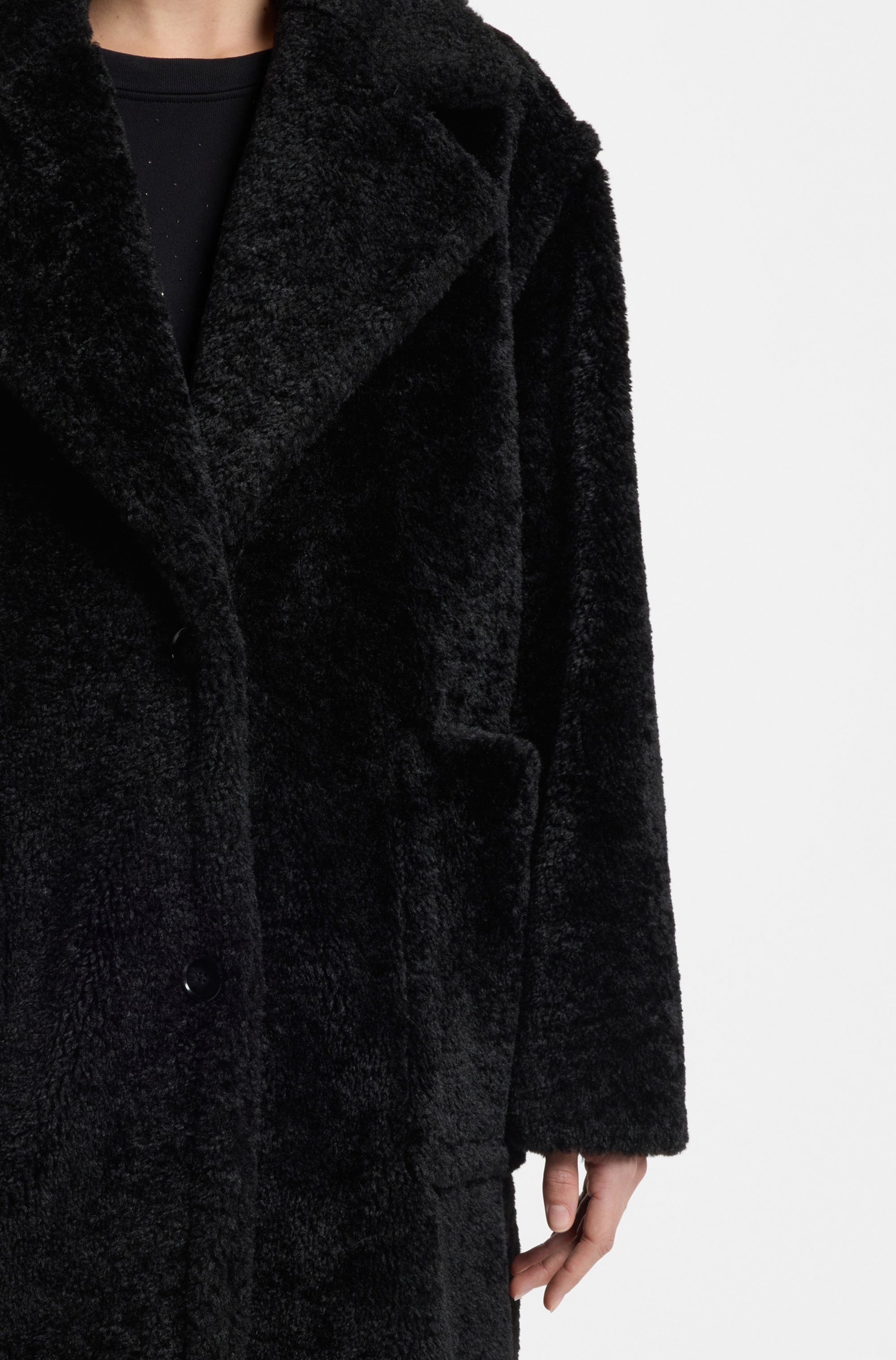 BOSS ORANGE Kurzmantel Catedy Premium Damenmode aus softem Teddy, Relaxed Fit