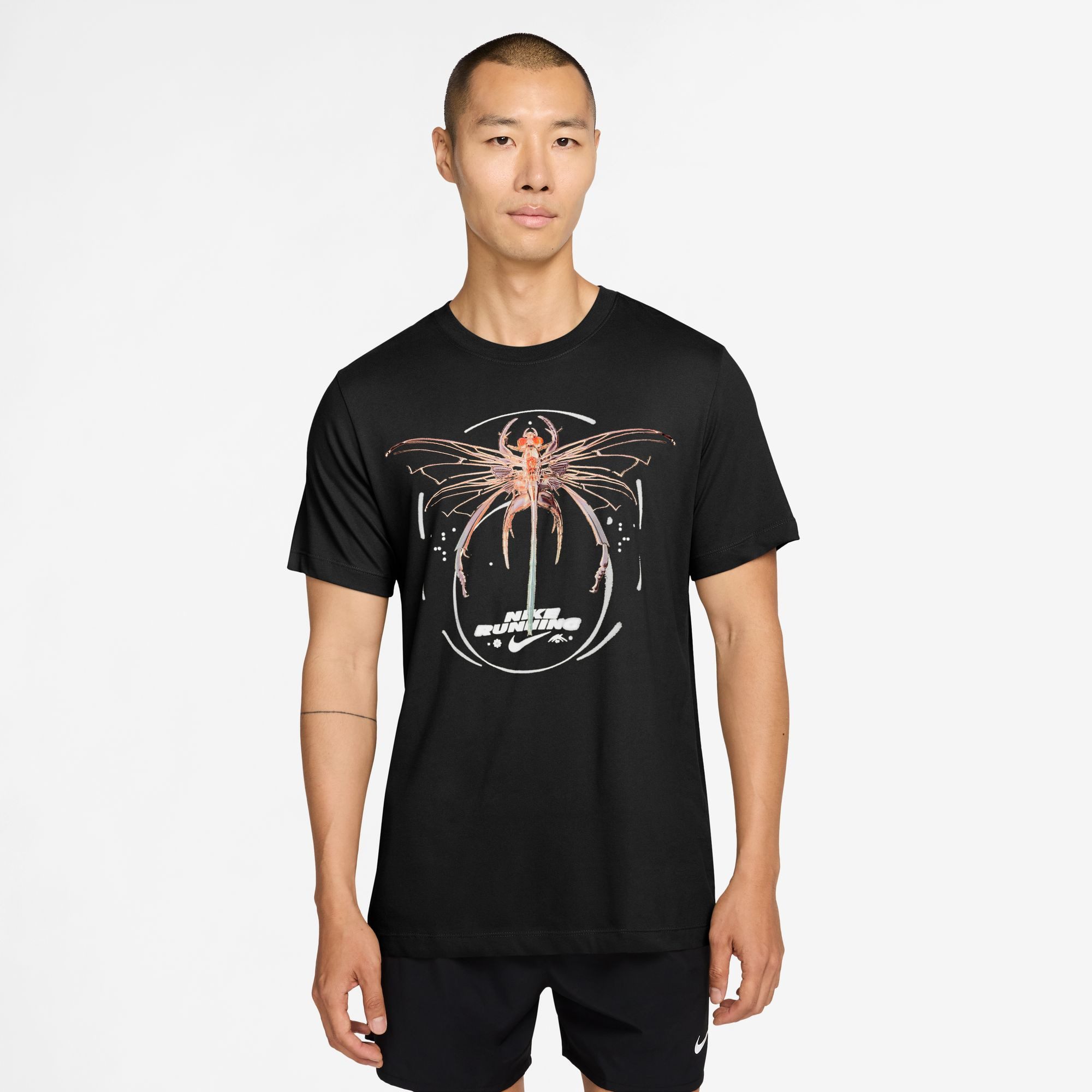 Nike T-Shirt M NK DF TEE STD IYKYK SU26 sportliche Passform