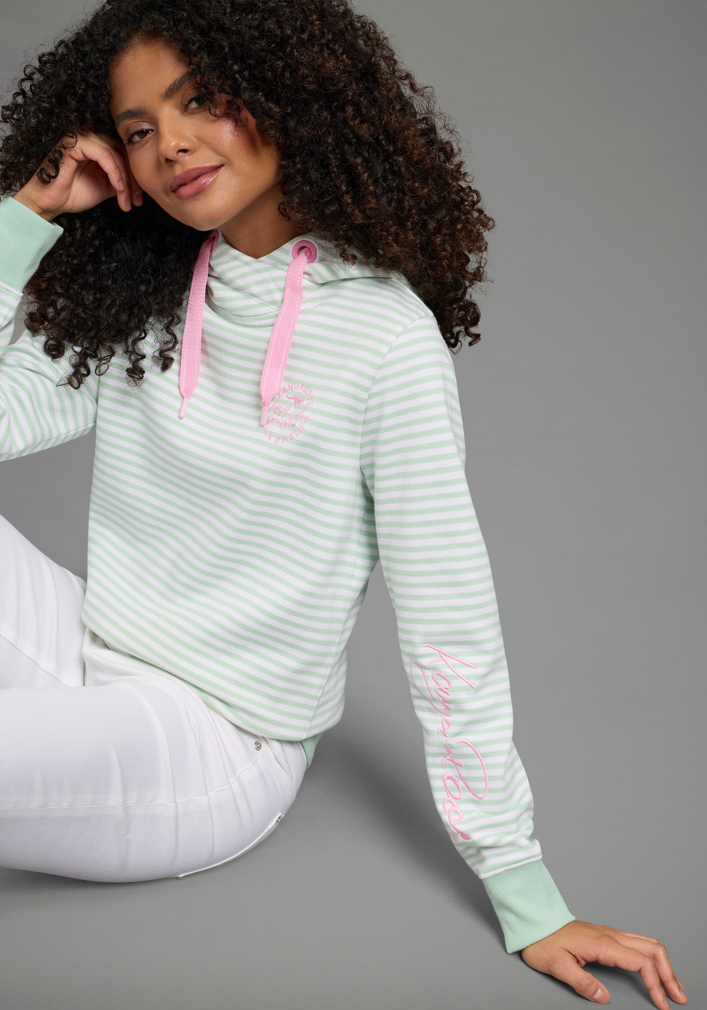 KangaROOS Kapuzensweatshirt casual Stil, mit Kapuze und Kordelzug, bequeme günstig online kaufen