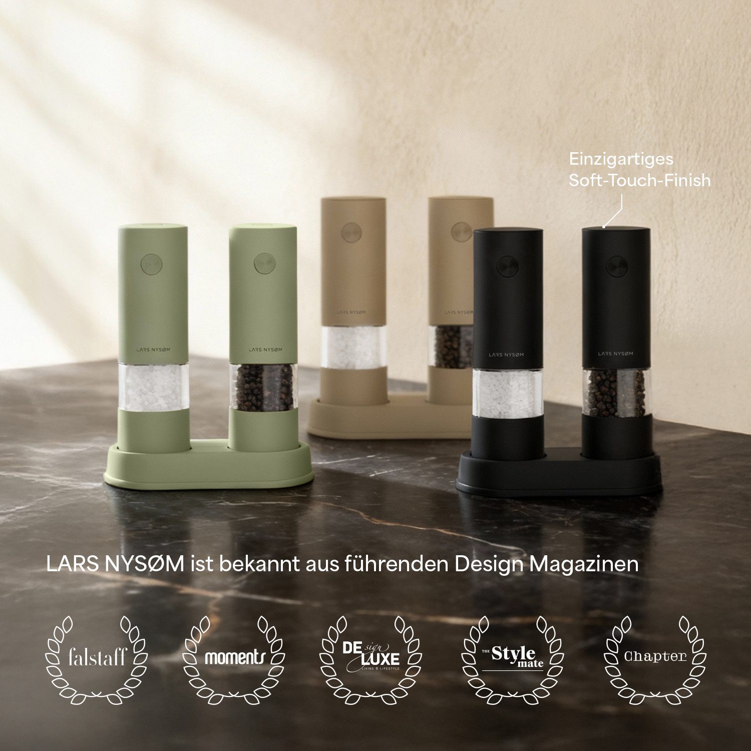 LARS NYSØM Gewürzmühle Kryd praktische Einhandbedienung per Drucktaste, (2 Stück), elektrische Salz- & Pfeffermühle mit Ständer – Bild 5 von 5