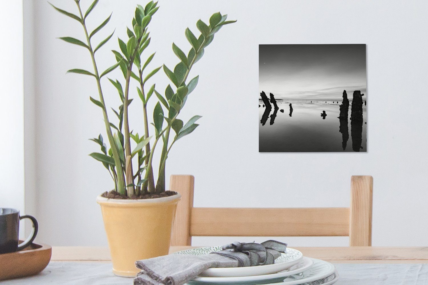 Leinwandbild - für (1 Bilder OneMillionCanvasses® Schwarz Weiß Schlafzimmer Leinwand - - St), Wohnzimmer Holz, Wattenmeer