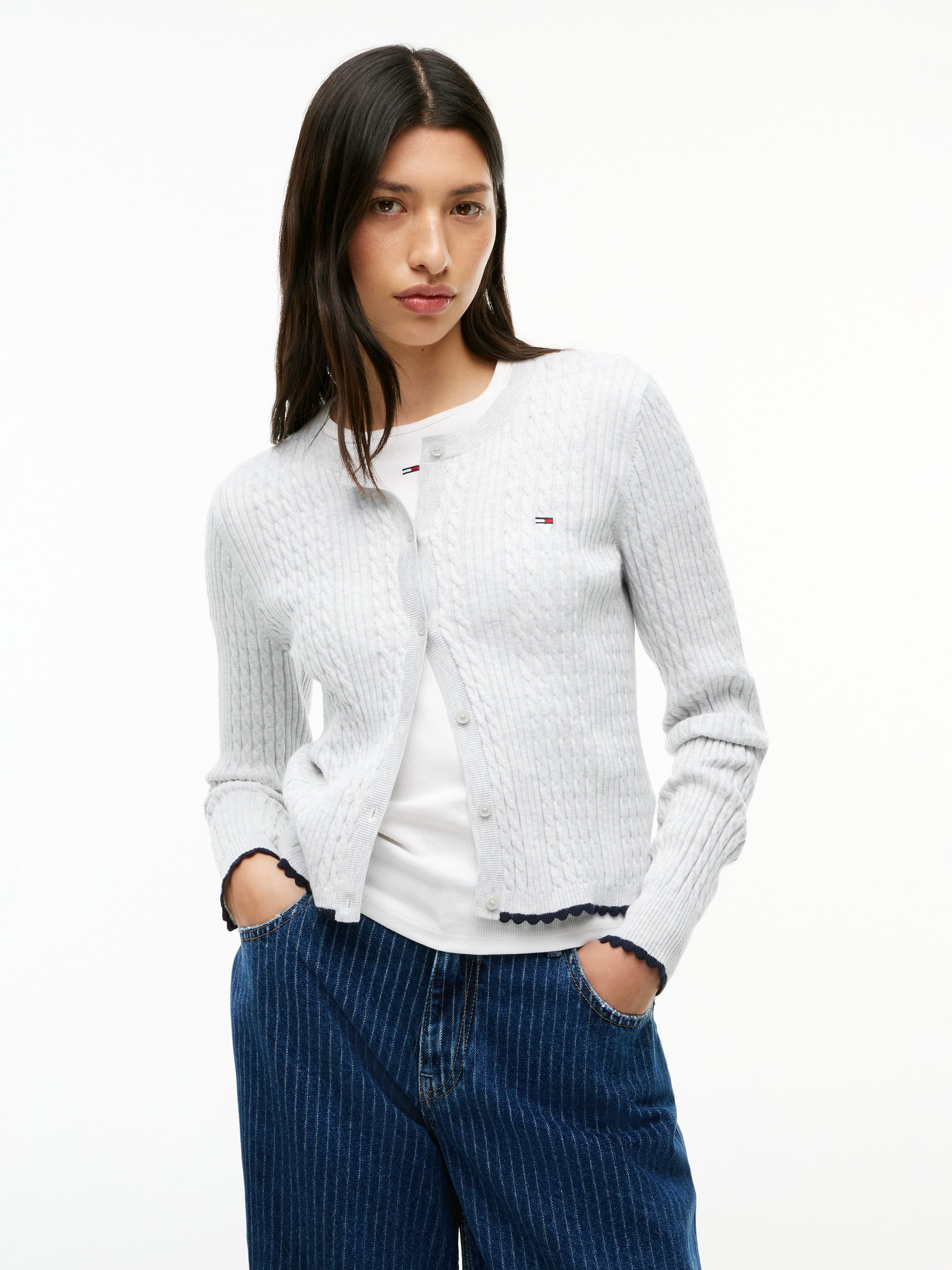 Tommy Jeans Strickjacke TJW CABLE CREW NECK CARDIGAN EXT Viskosemischung, mit Zopfmuster