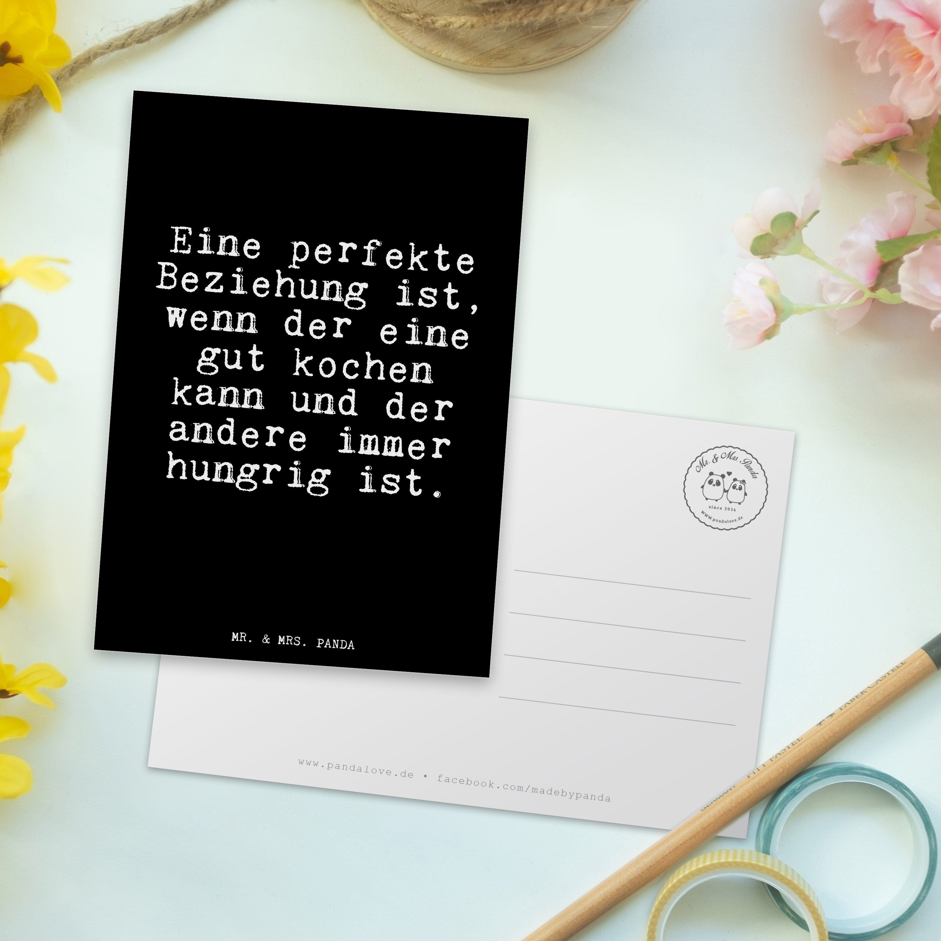 perfekte Geschenk, Beziehung Mrs. - Schwarz - Weisheiten Eine Ehe, Postkarte & ist,... Mr. Panda