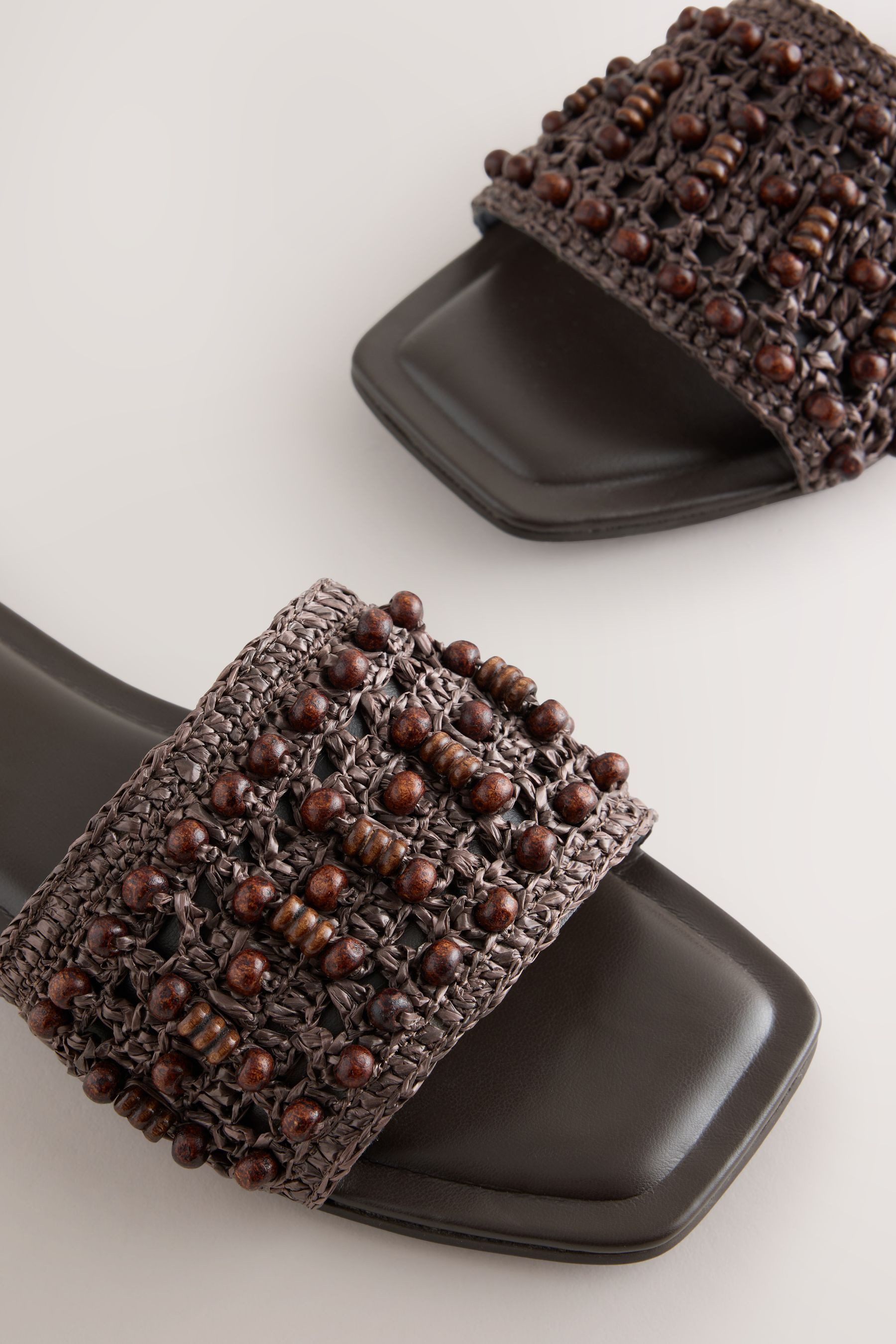 Next Forever Comfort® zehenfreie Pantoletten mit Perlen Sandale