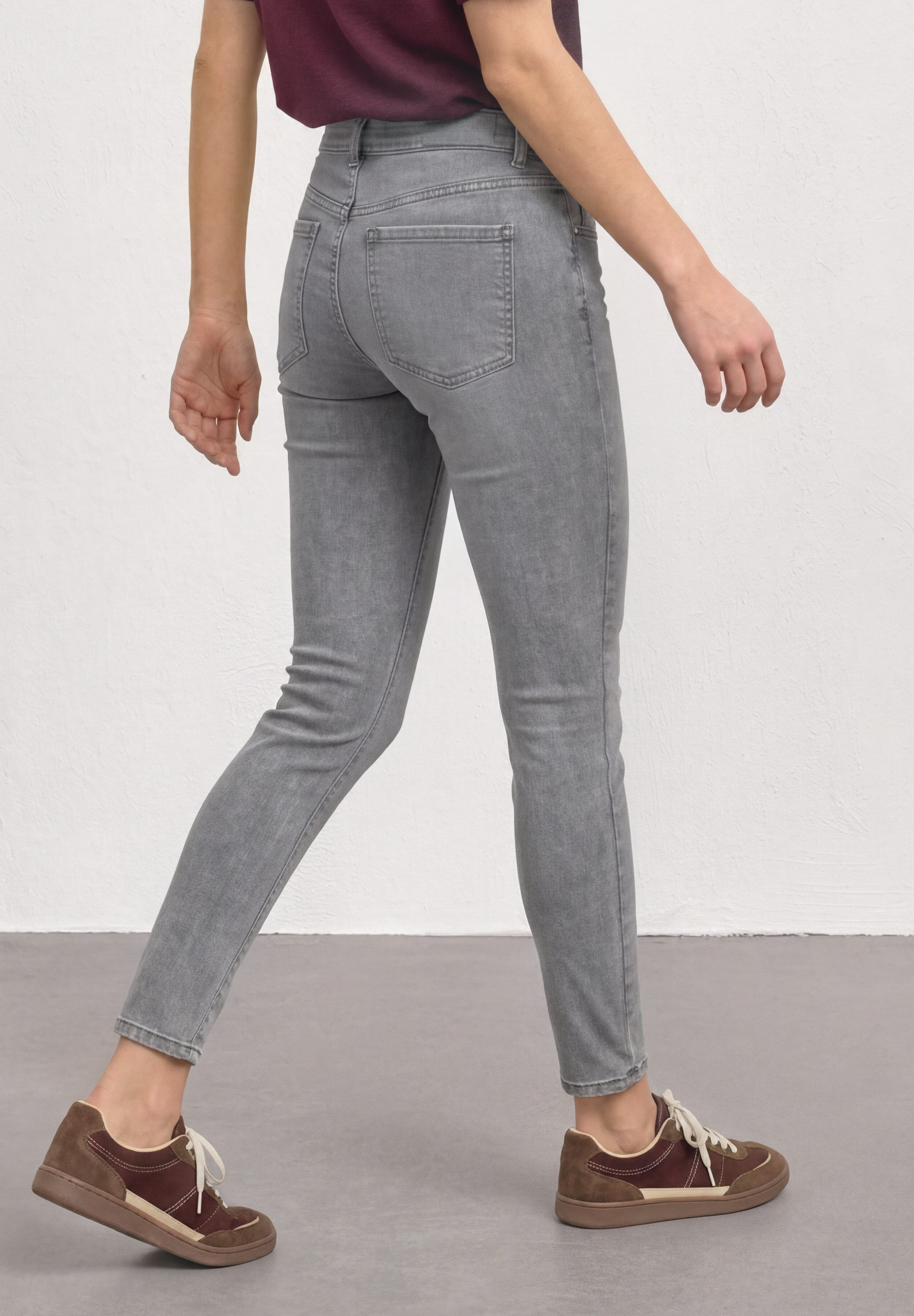 STREET ONE Slim-fit-Jeans Middle Waist