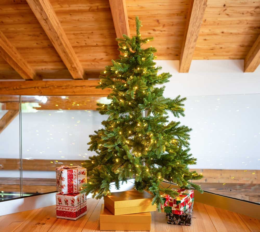 Evergreen Classics Künstlicher Weihnachtsbaum Roswell Kiefer, LEDs, Nadeln aus PE und PVC