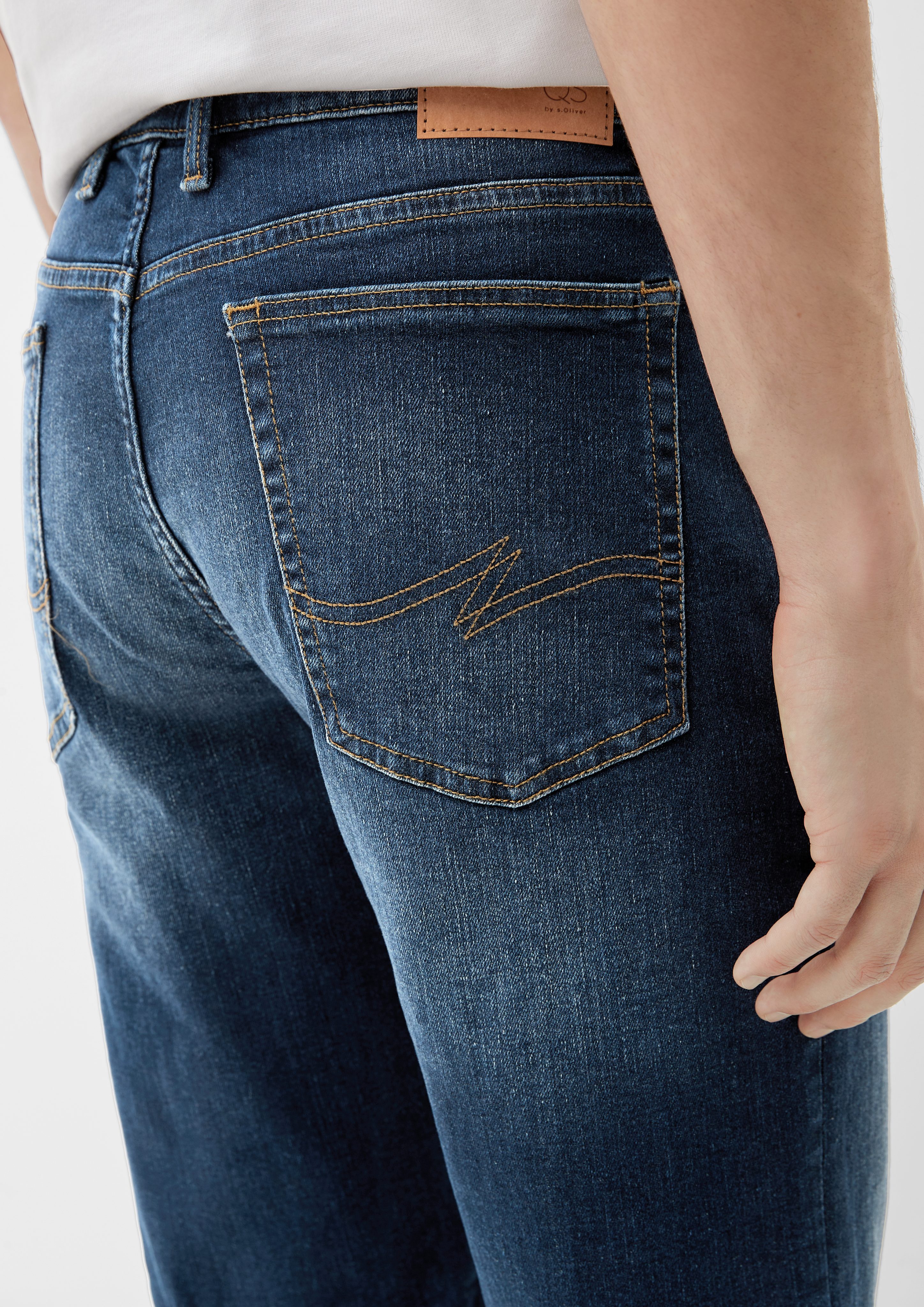 QS Jeansshorts Jeans-Bermuda / John Leg Regular Fit dunkelblau Straight / Rise Mid Waschung 