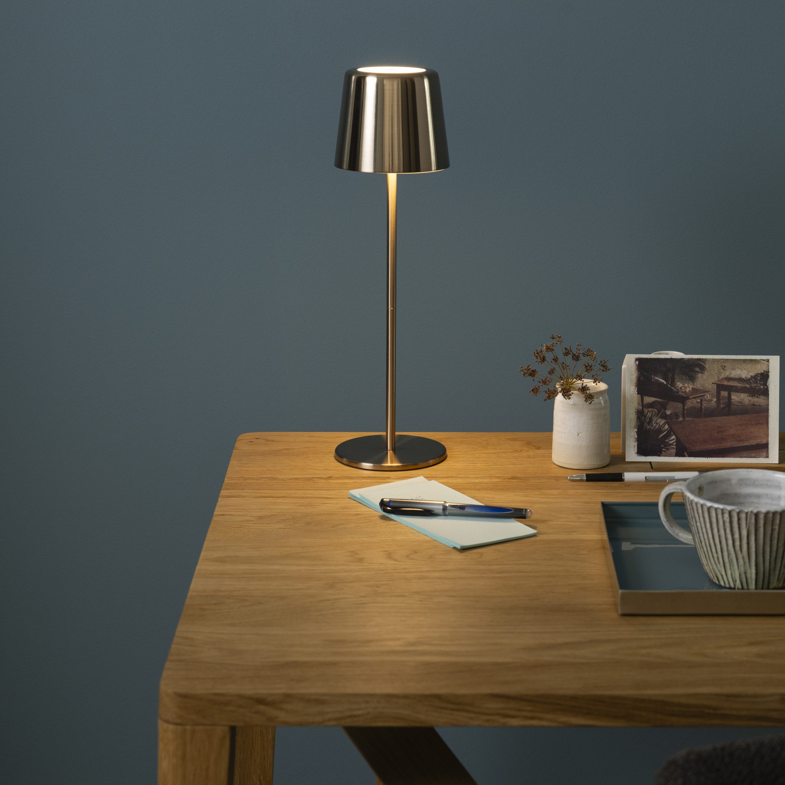 Lightbox Tischleuchte, LED fest integriert, warmweiß - kaltweiß, mobile LED Außen Tischlampe, 37cm, 300lm, CCT, USB, messing/goldfarben