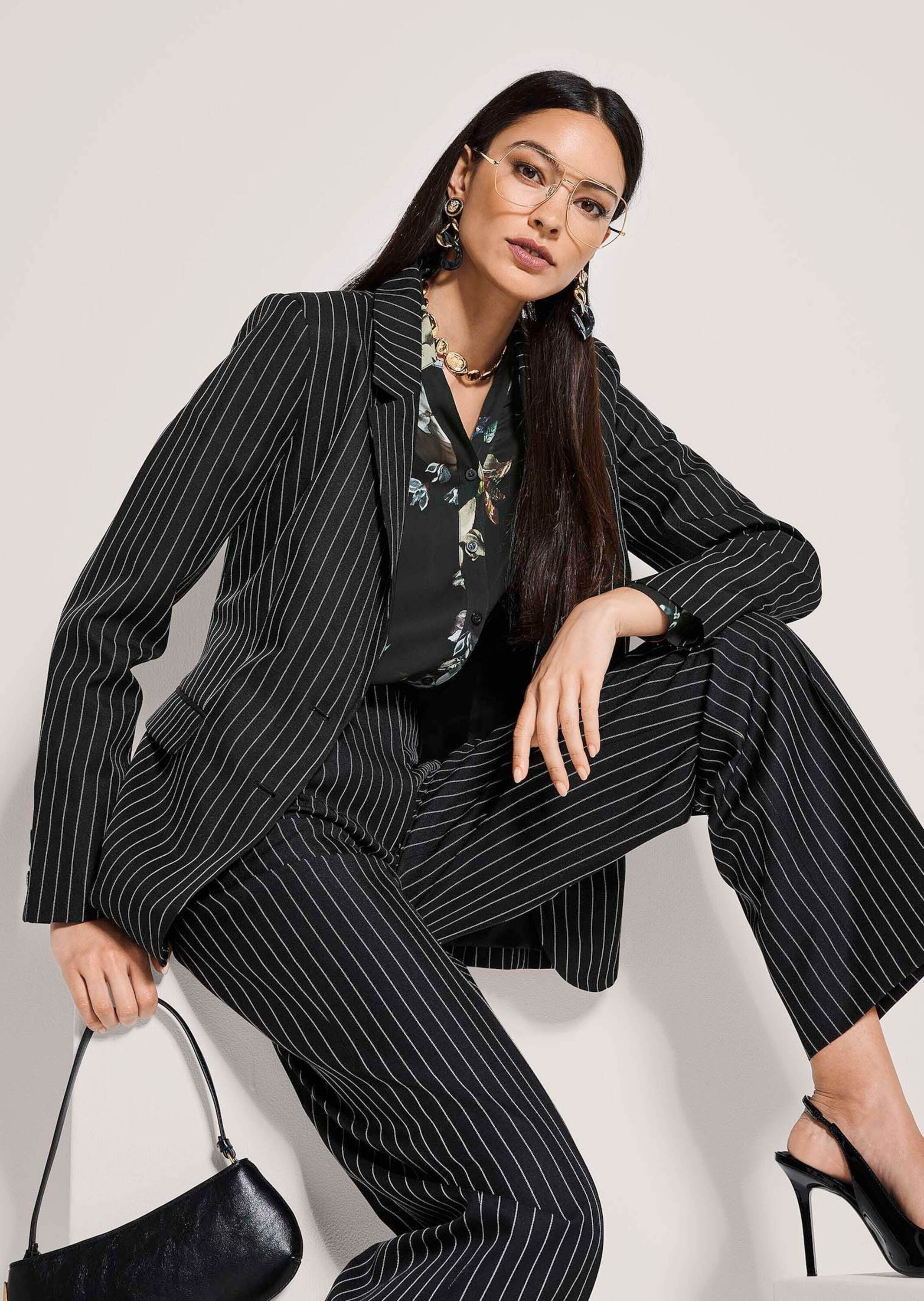 MADELEINE Kurzblazer Longblazer mit Nadelstreifen Jerseyblazer mit Reverskragen, Knopfverschluss, Taschen und Langarm