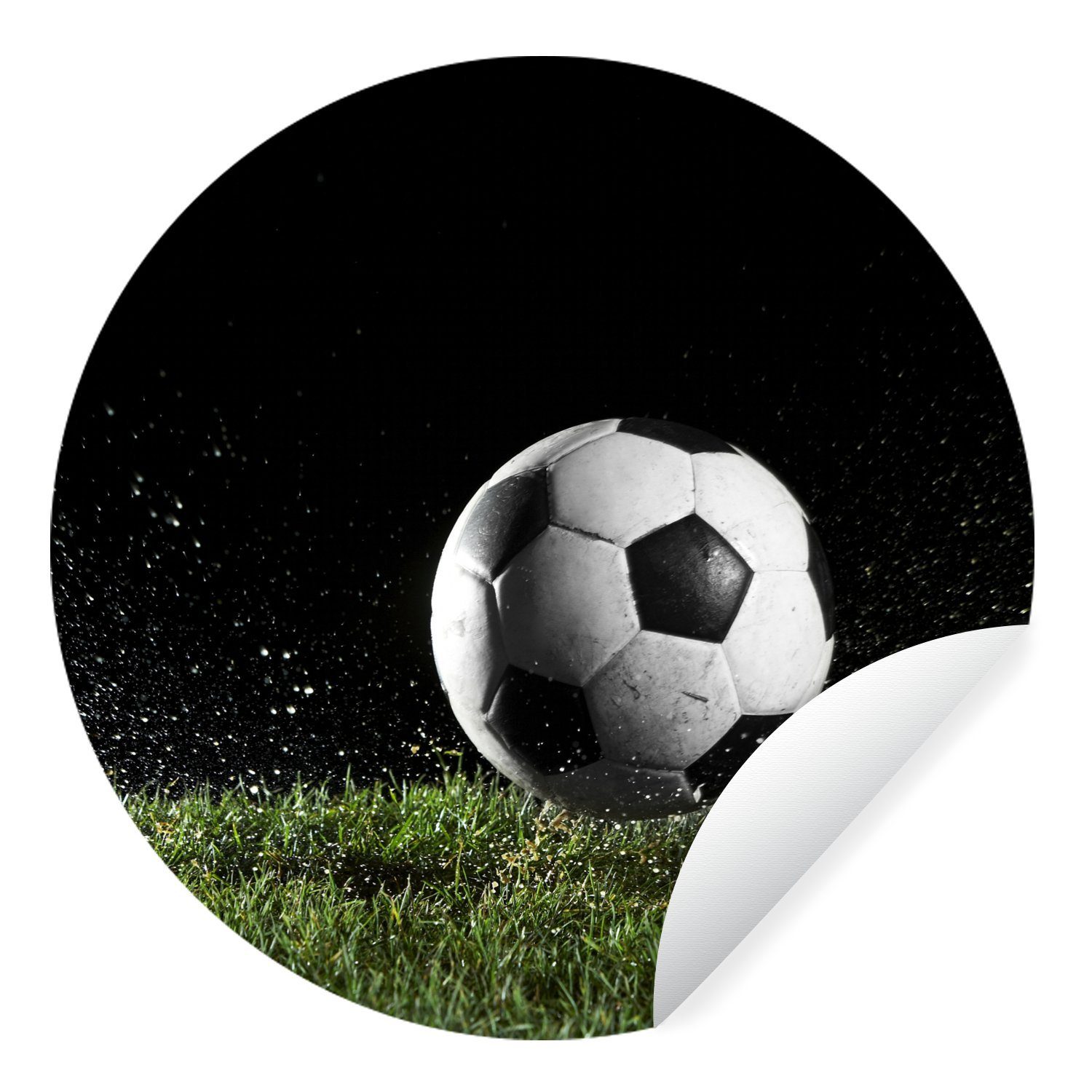 MuchoWow Wandsticker Fußball auf der Wiese (1 St), Tapetenkreis für Kinderzimmer, Tapetenaufkleber, Rund, Wohnzimmer