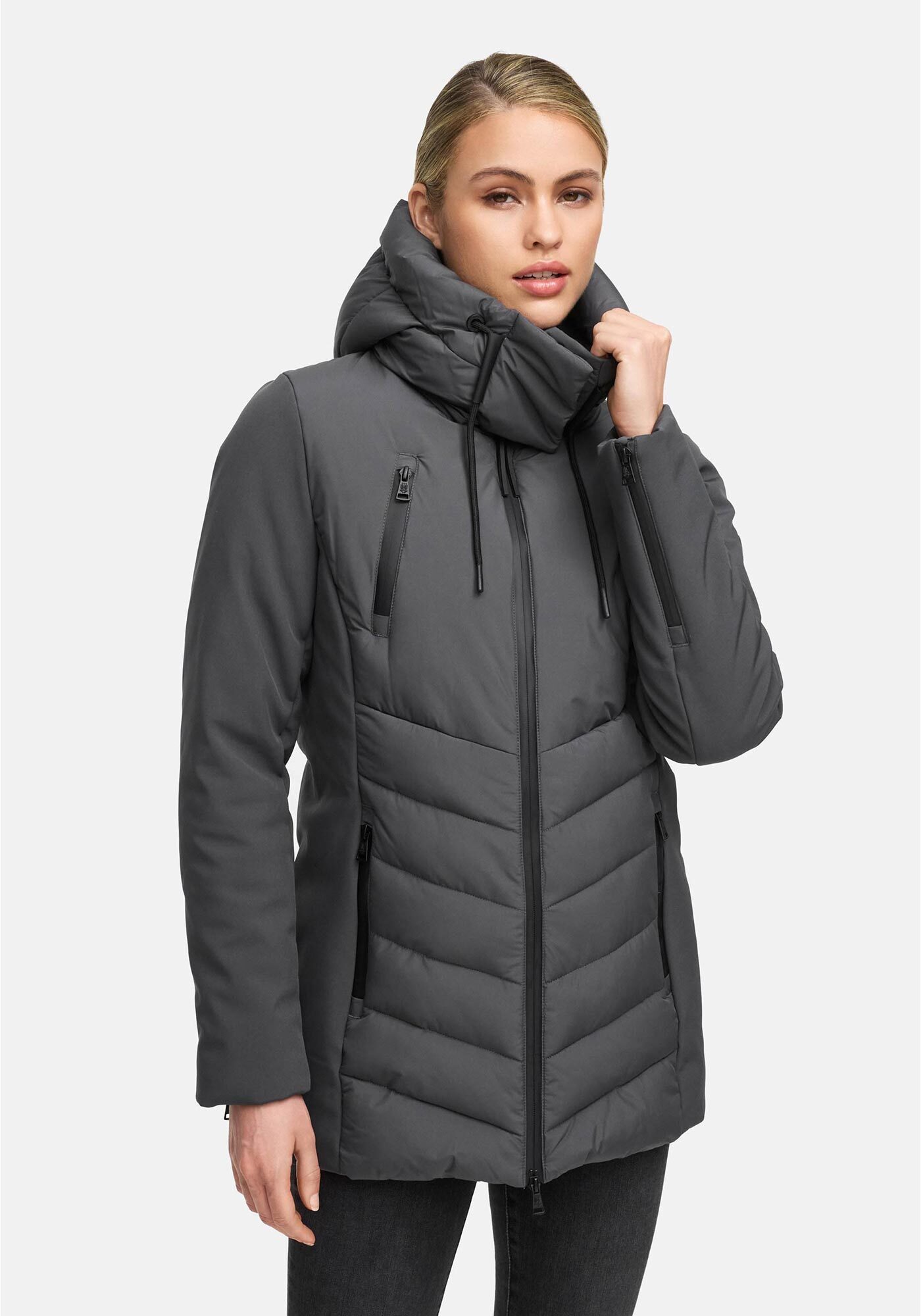 Marikoo Winterjacke Tivaa mit abnehmbarer Kapuze und figurbetonter Passform