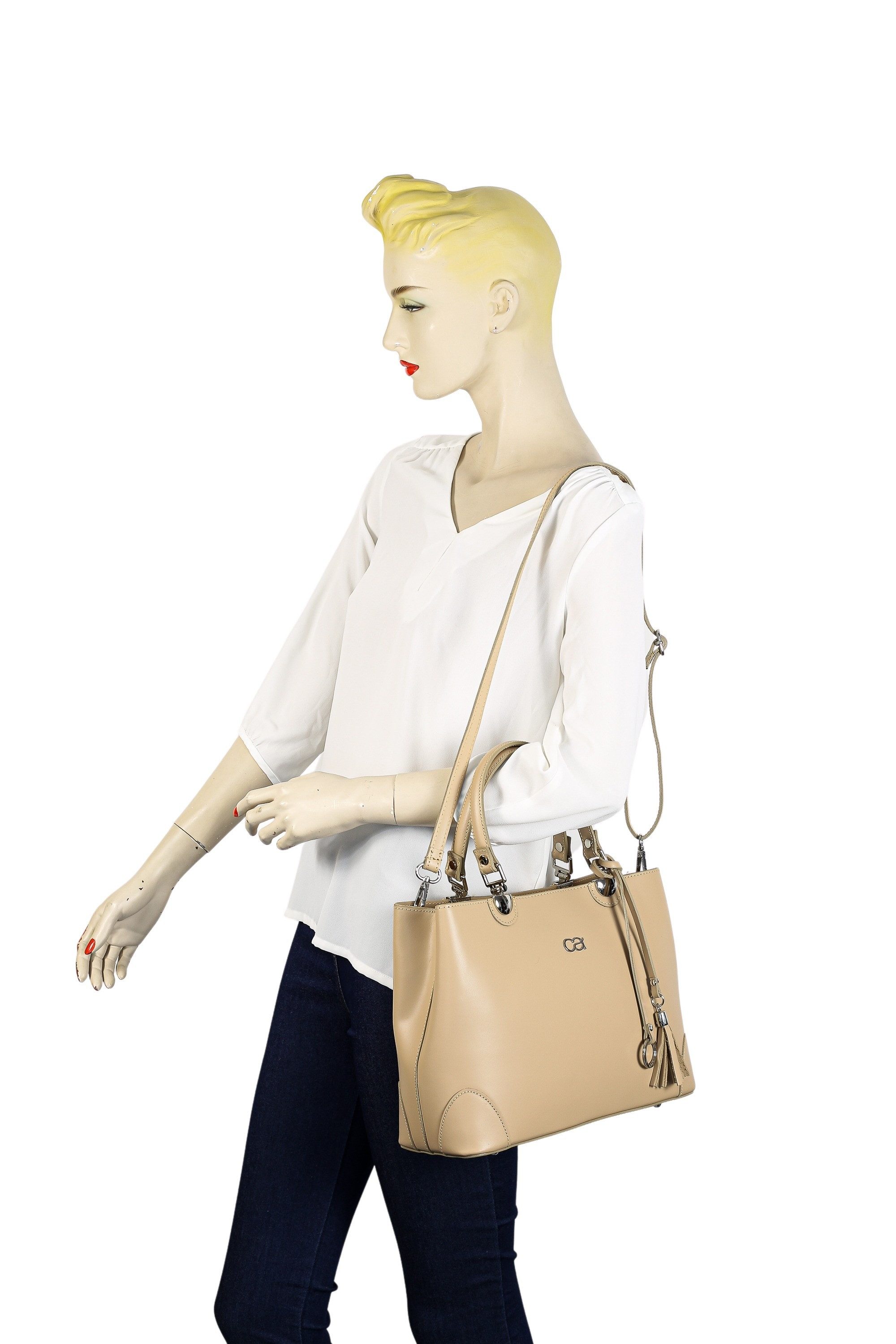 COLLEZIONE ALESSANDRO Schultertasche Mademoiselle, hochwertiges Rindsleder mit Quaste und Anhänger