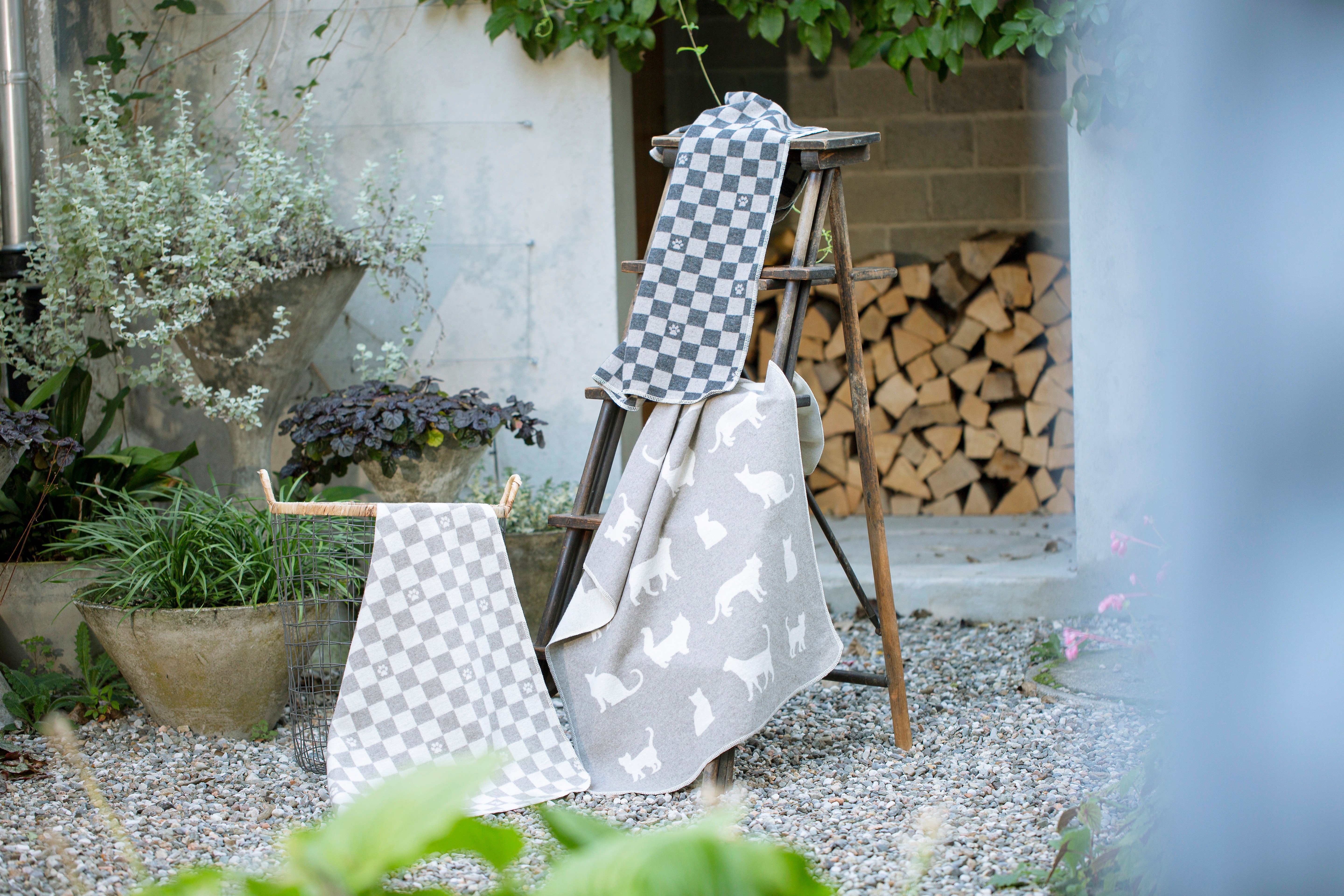 DAVID FUSSENEGGER Tierdecke 'Katzensilhouetten' 70 x 90 cm Rauch