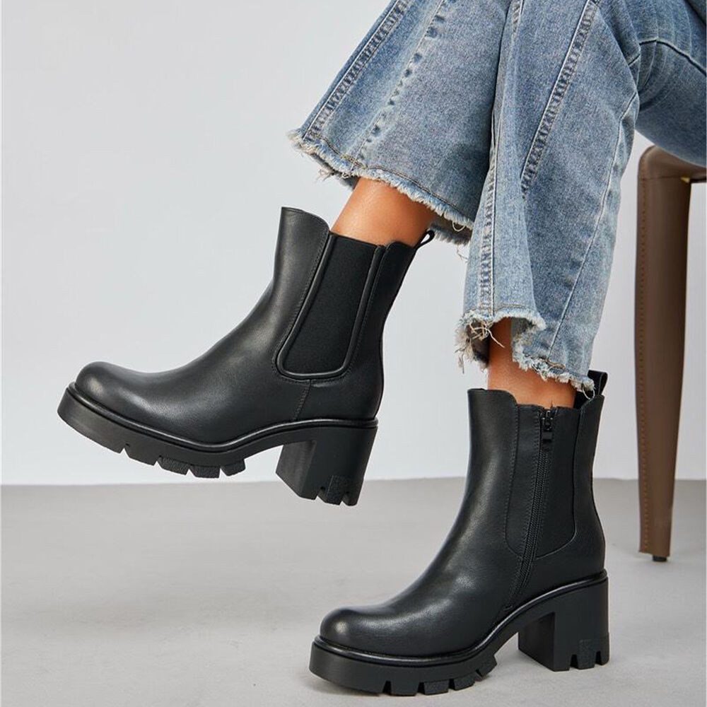 Ital-Design Trendige Chelsea-Boots mit Blockabsatz für Damen Plateaustiefelette (90649128) Blockabsatz Stiefeletten in Schwarz