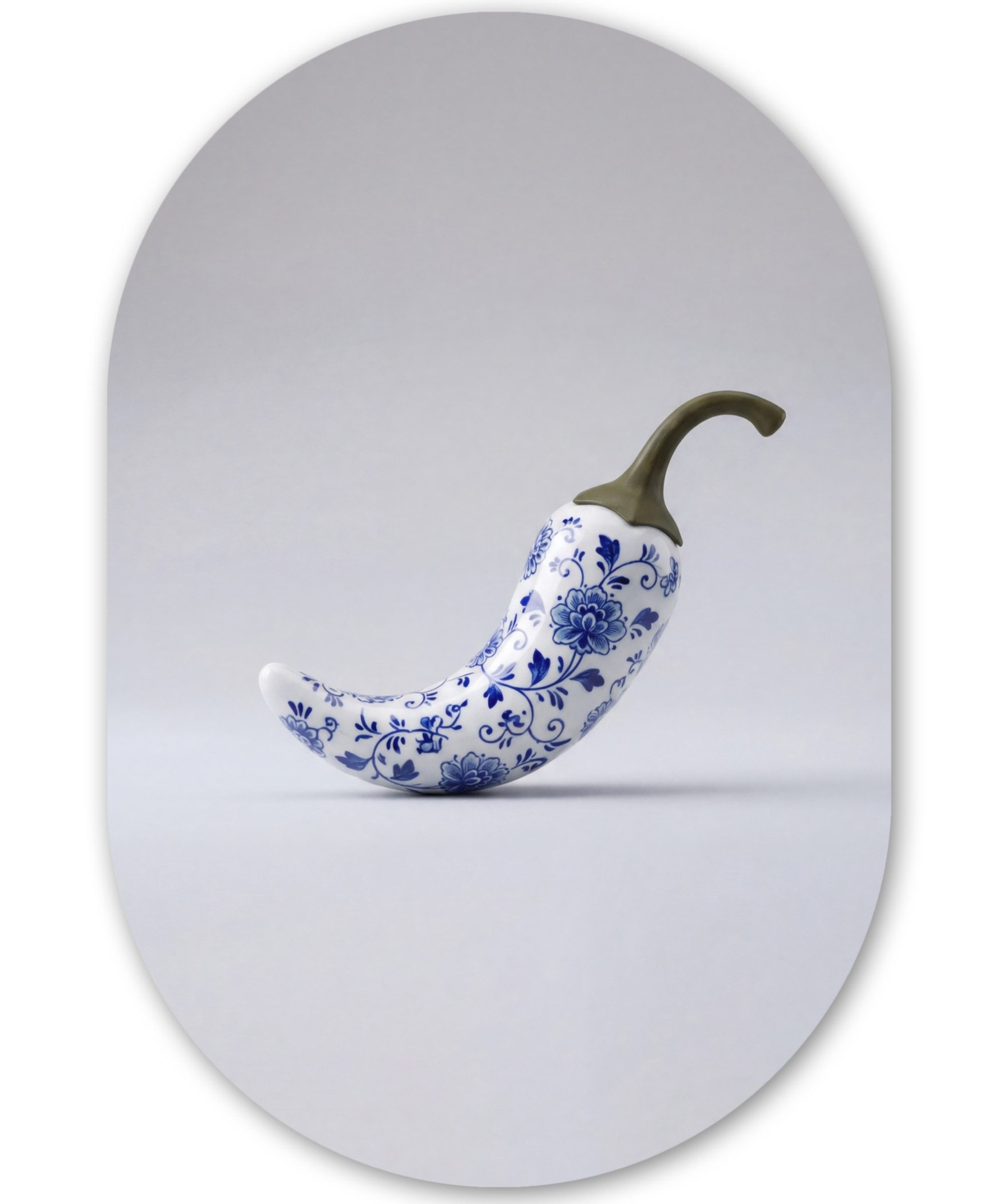 MuchoWow Gemälde Chilischote - Keramik - Blau, Fotodruck (1 St), Wandbild Oval, Wohnzimmer oder Schlafzimmer Wanddekoration, 40x60 cm