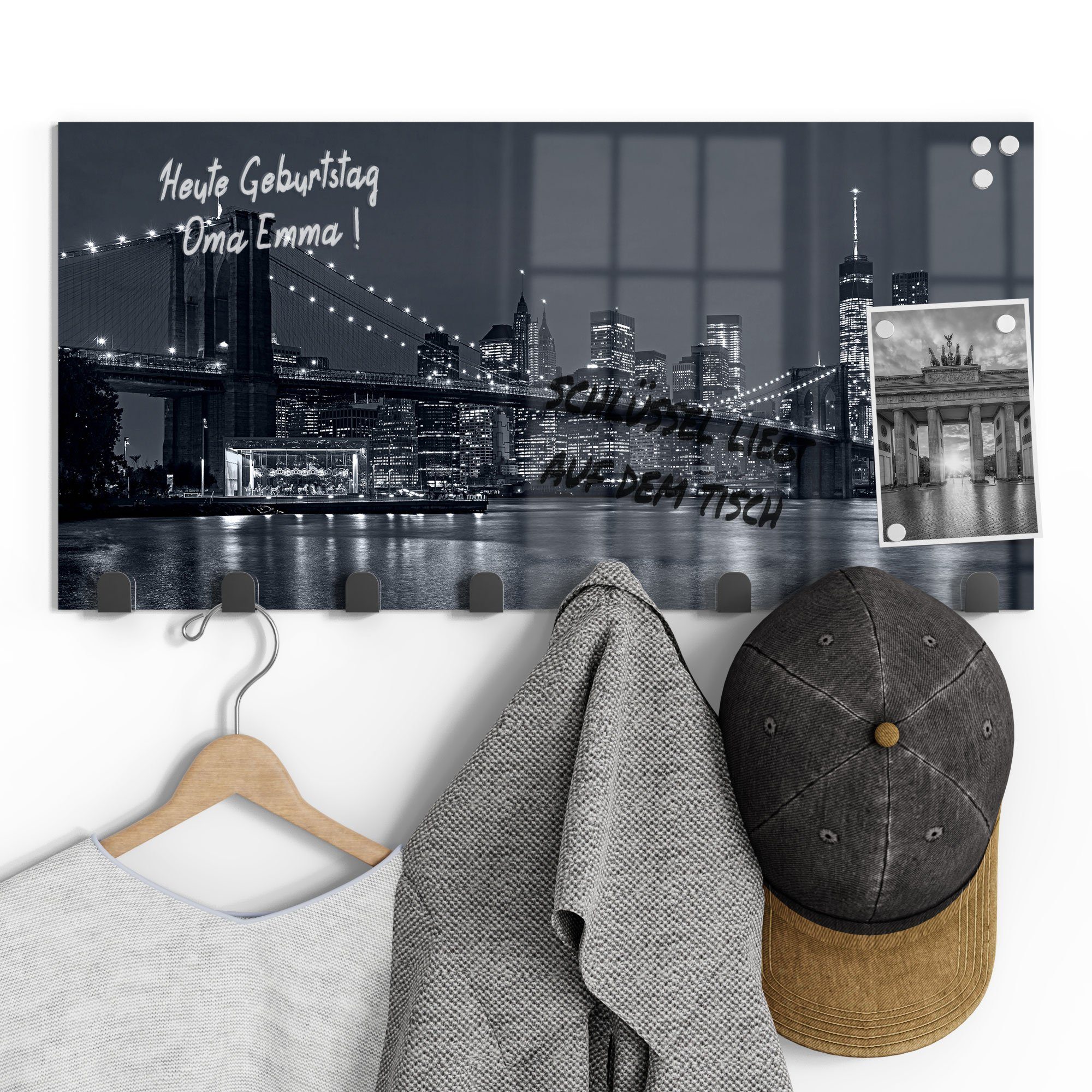 'Manhattan Garderobe Kleiderhaken Bridge beschreibbar DEQORI magnetisch Glas nachts', Paneel