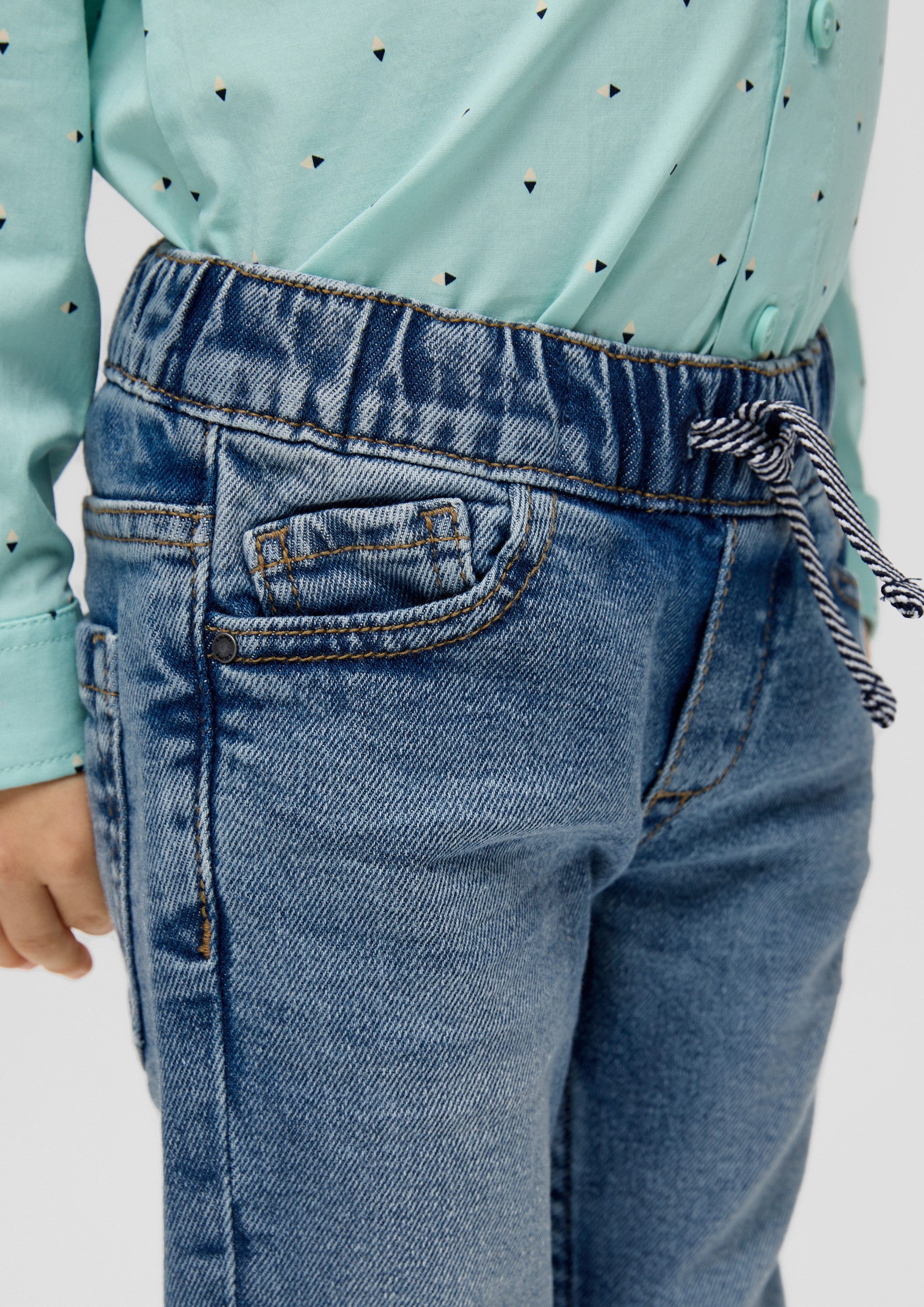 s.Oliver Slim-fit-Jeans Jeans-Hose JOGGSTYLE BRAD Jeans Jogstyle Brad / Slim Fit / Mid Rise / Slim Leg