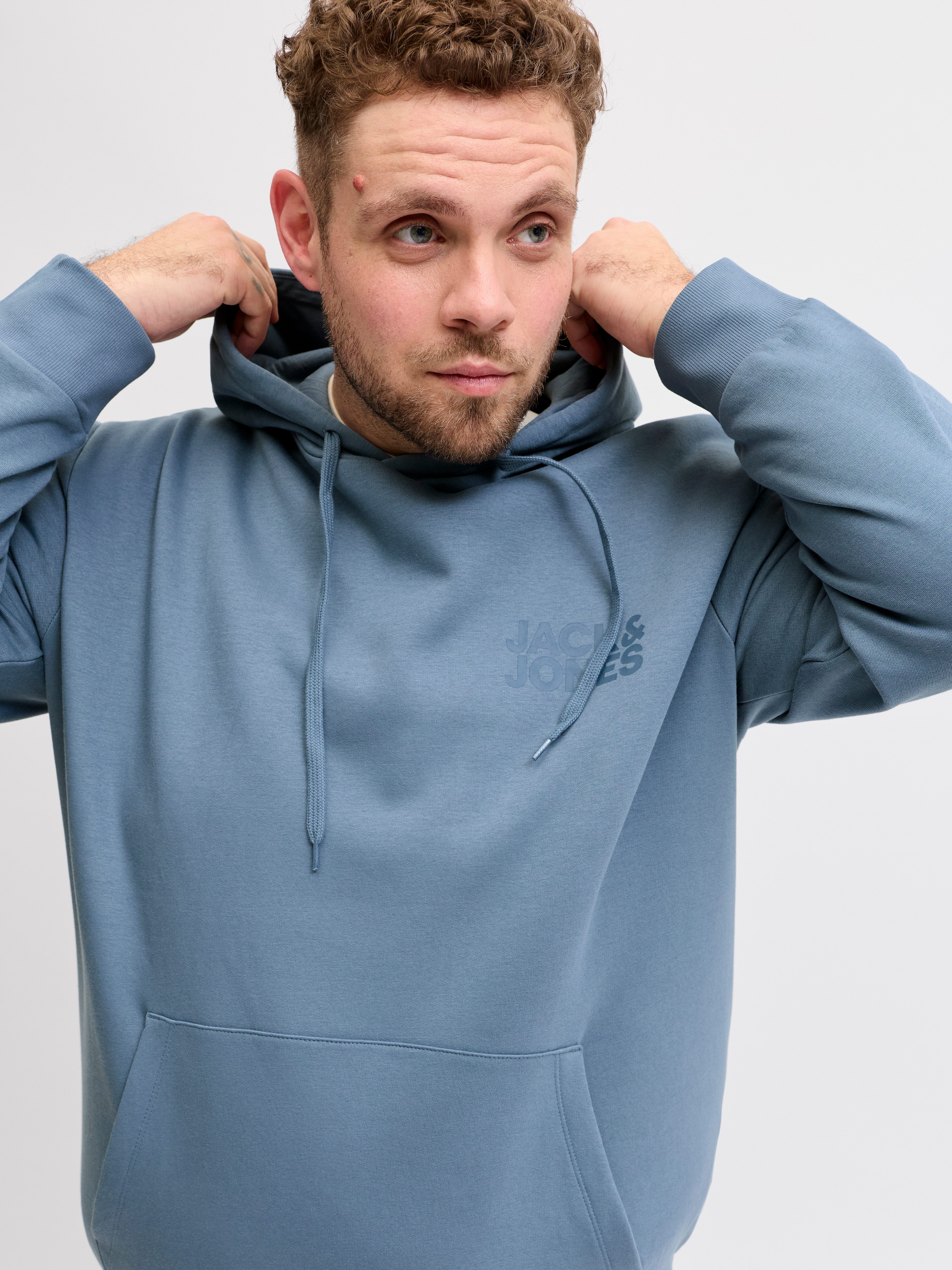 Jack & Jones PlusSize Kapuzensweatshirt JJECORP LOGO SWEAT HOOD NOOS PLS Baumwollmischung, regular fit
