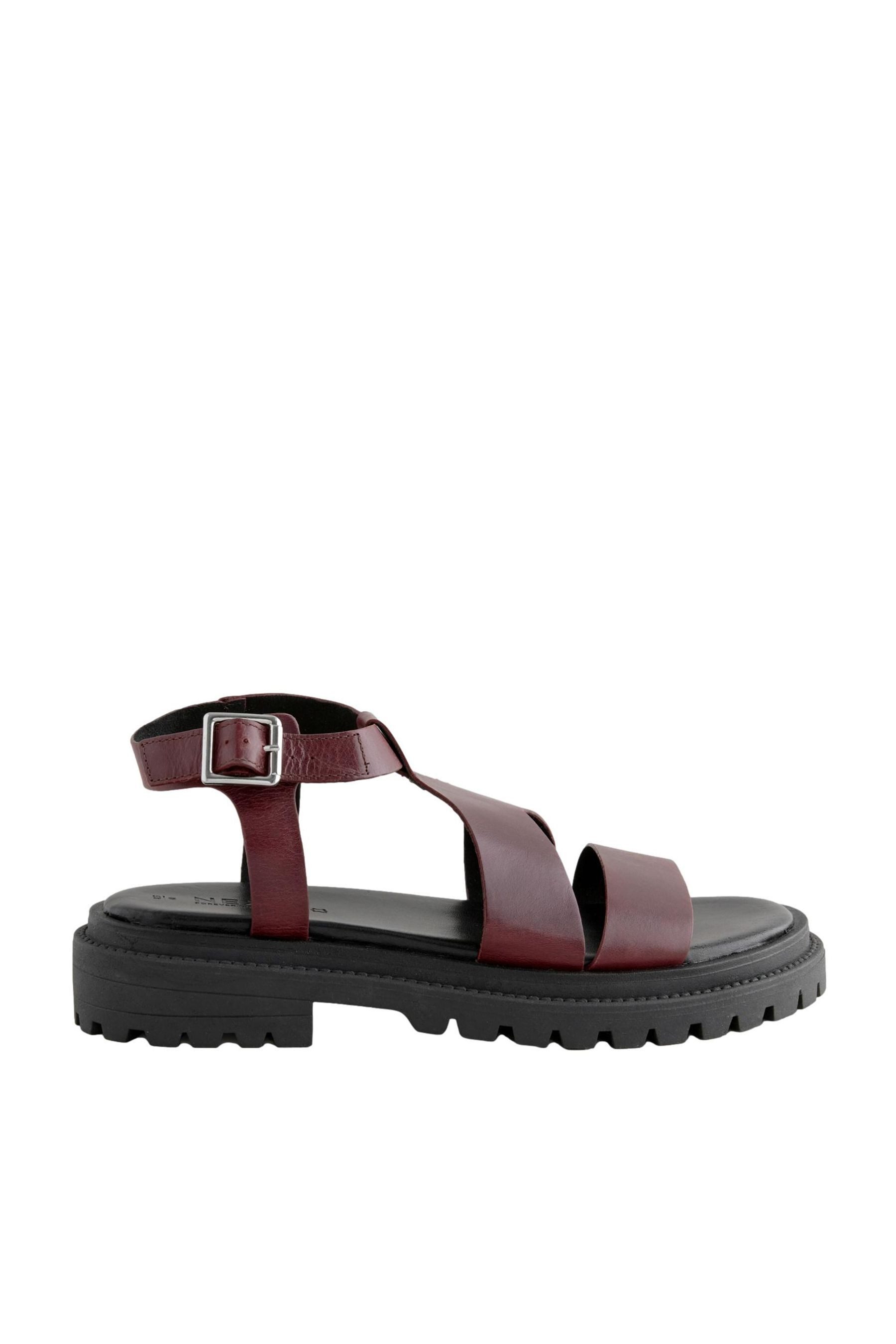 Next Breite Sandalen mit gekreuzten Riemen günstig online kaufen