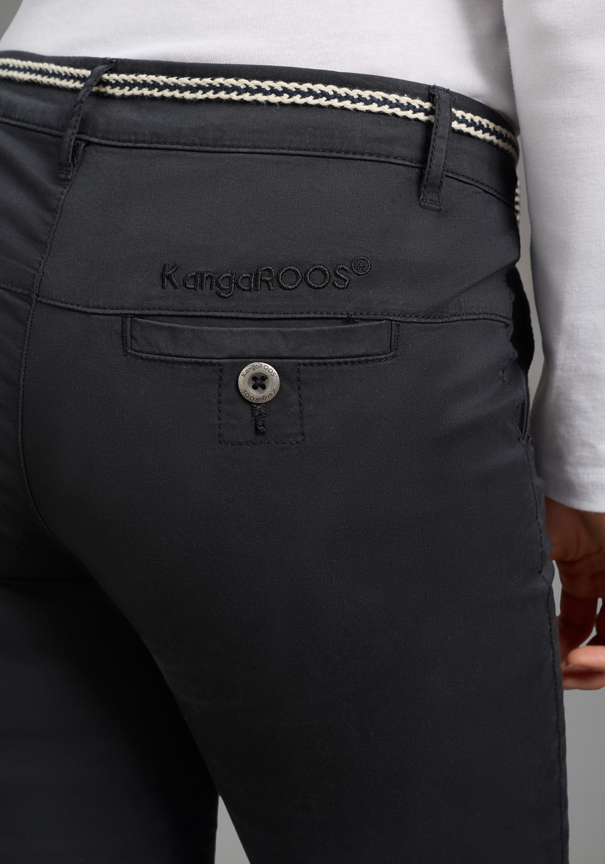 KangaROOS Chinohose (Set, 2-tlg., mit Gürtel) in schmaler Form, mit Kordel zu binden