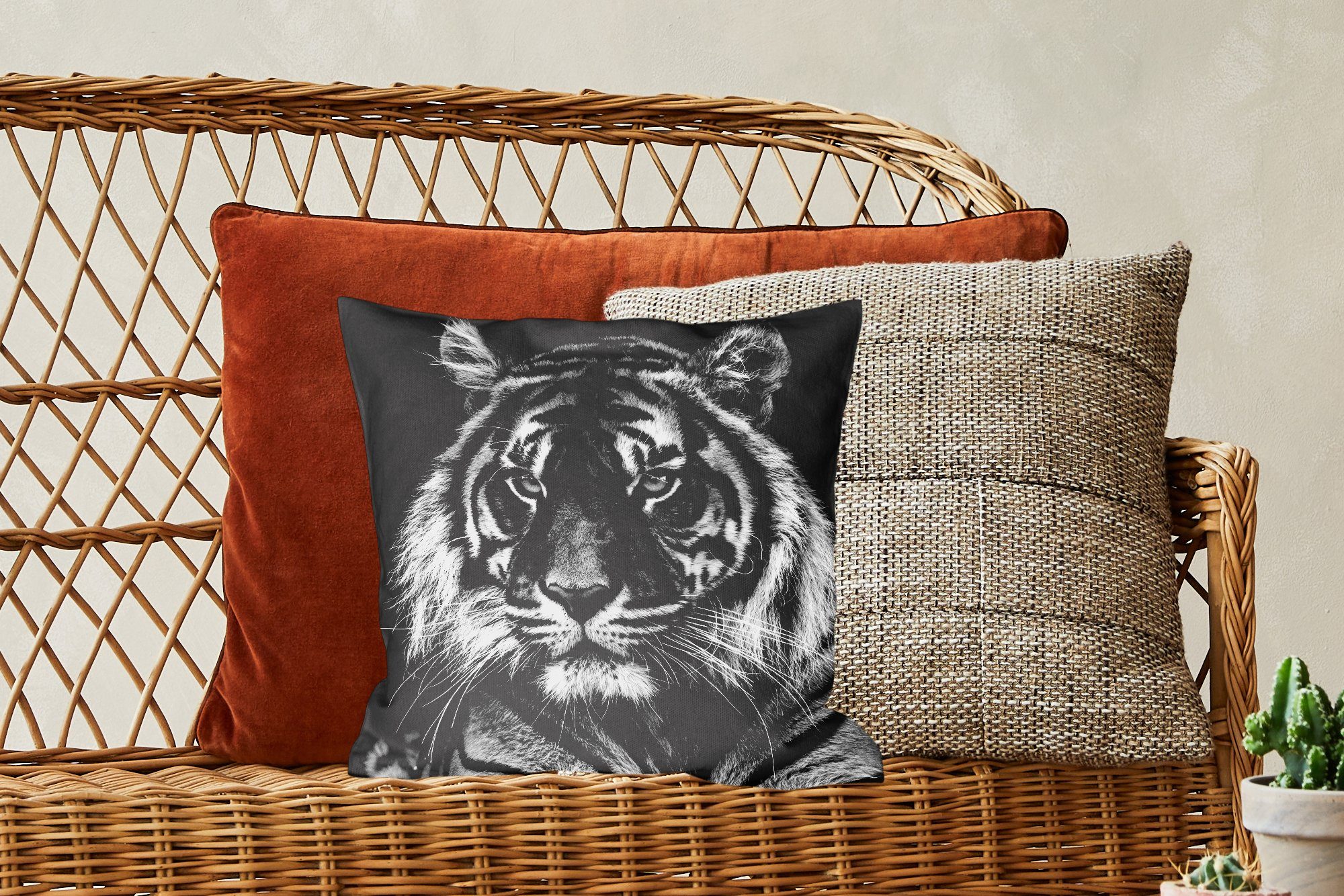 Zierkissen Sumatra-Tiger Sofakissen für Deko, MuchoWow Hintergrund, Dekokissen Schlafzimmer, auf Füllung mit Wohzimmer, schwarzem