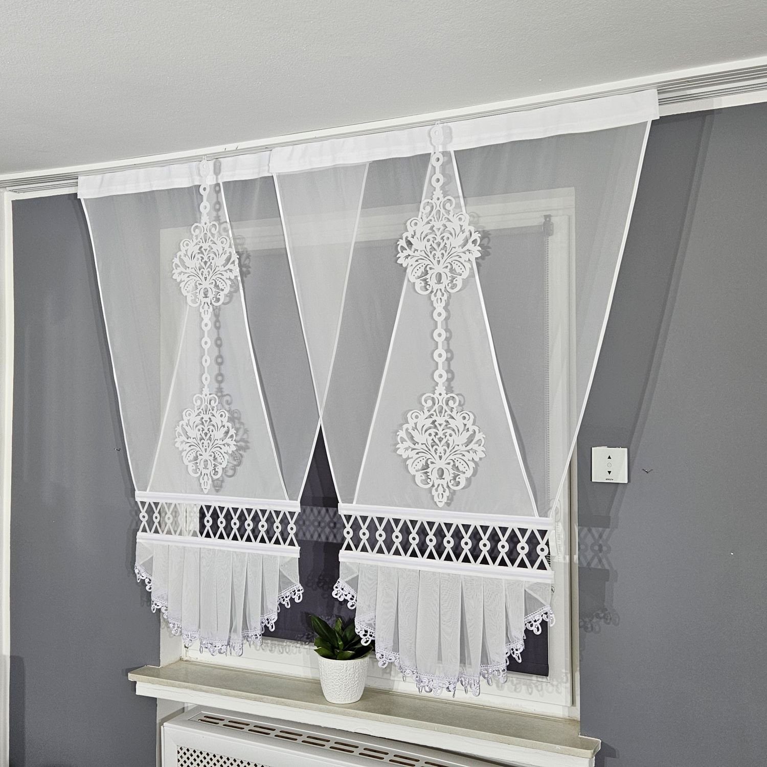 Gardinen by Justyna Scheibengardine 2er V Panel Set mit Gipüre, Kräuselband, transparent, Voile, Schiebegardinen,Fertiggardine,Paneele,Modern,Fensterdeko