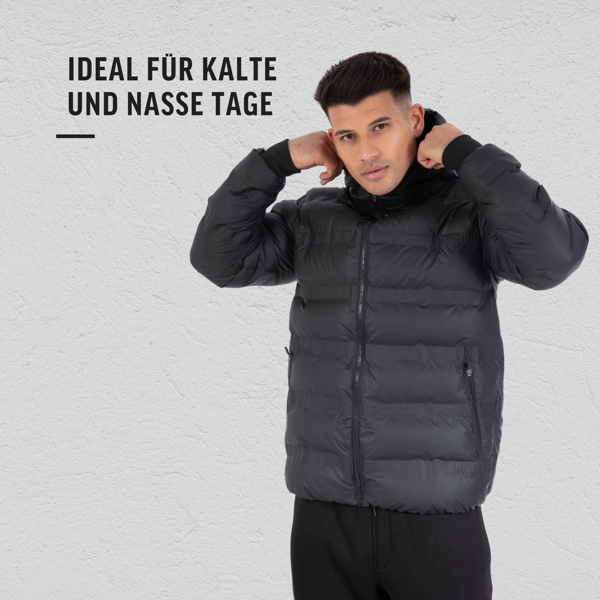 Smilodox Outdoorjacke Levi, Regenjacke Wasserabweisend mit Schriftzügen Windbreaker Regular Fit Übergangsjacke Kalte Nasse Tage Kapuze Winter Outdoor