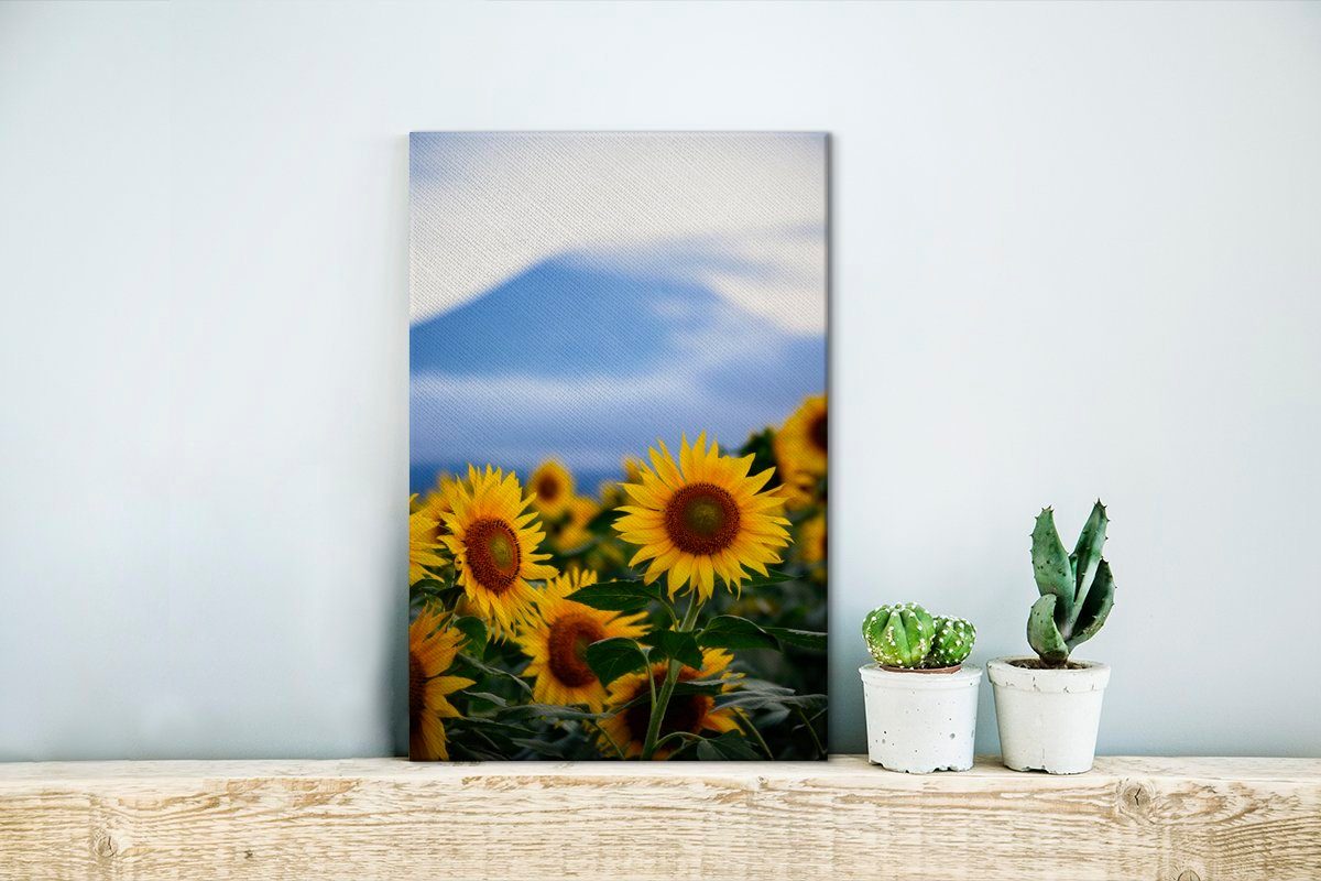 Gemälde, Saatgut St), (1 inkl. Zackenaufhänger, cm Berg, Sonnenblume Leinwandbild OneMillionCanvasses® - bespannt 20x30 - fertig Leinwandbild