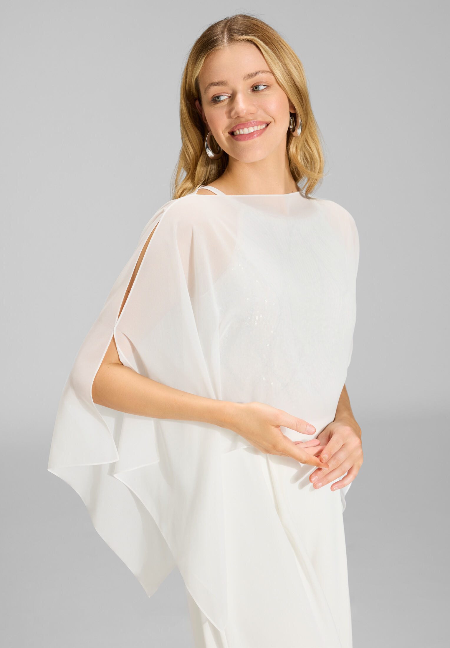 SWING Schal - Schlupf-Stola aus Chiffon mit Ärmelschlitzen, Lockere Passform