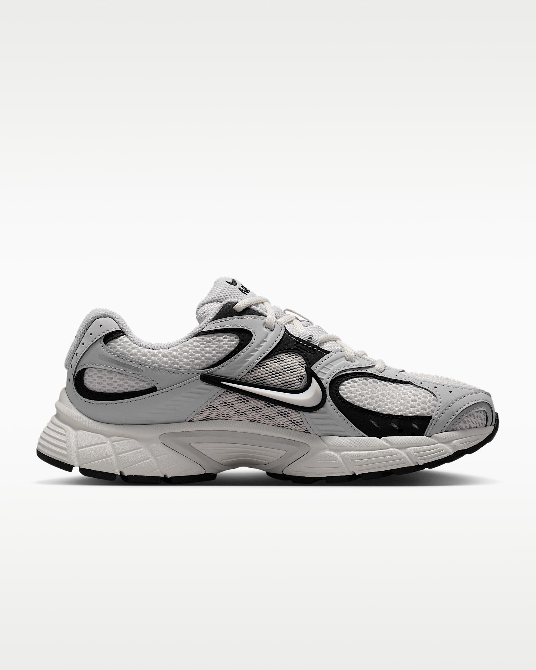 Nike Sportswear Nike V5 RNR Sneaker inspiriert vom Design des Y2K Nike Vomero 5 – Bild 3 von 5